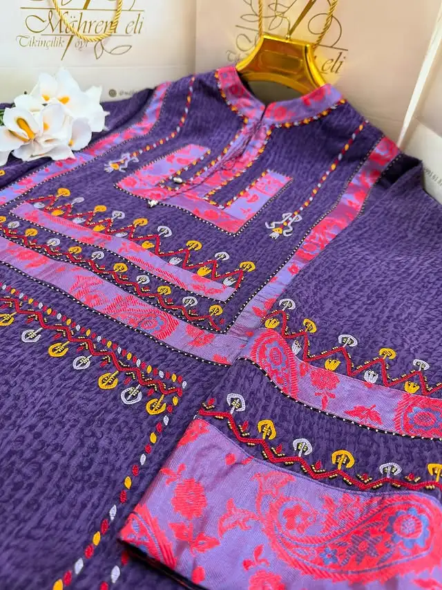 Türkmen fasonlar pombarh fasonlar Fasonlar 2025 fasonlar fason moda modalar Bezen bezen Türkmen fasonlar 2026 Türkmen fasonlar 2025 Türkmen fasonlar 2024 Türkmen fasonlar 2023 turkmenistan türkmenistan turkmen türkmen ashgabat  asgabat aşgabat balkan mary lebap dashoguz dasoguz daşoguz pombarh ponbarhat gulyupek gülýüpek stapel ştapel Gralan Çüýdeşen Abaýa Gadymy Krep Gurultaý 	Keteni Ýüpek Şifon Gipýur Lyon Welwet Atlas Kaşemir Streýç Suzana Ştapel Gülýüpek Pombarh Ýupka Gursakça Aksesuarlar Palto Penjek Okuw eşik Fata Sport eşik Uniforma Nakidka Öýme Şarf kompýuter ýaka ýaglyk Arenda köýnek 2nji el köýnek Taýyn köýnek Matalar Milli lybas milli lybaslar Toý köýnek Toý köýnekler toy koynek toy koynekler gundelik koynekler Gündelik	 
 köýnekler fata koynek Modern taze fason Eskiz koynektm turkmenkoynek türkmenkoynek fason moda moda fasonlar Iş eşik el iş	sada	ýakaly ýakasyz	keşdeli biserli	ýeňli giň nagyşly ýüregi açyk stoýka ýaka ýanly kombinasiýa 	zerli üsti aşak guşakly seçekli gysga ýeňli Gülýüpek Toý köýnek keşdeli, ýeňli, giň, nagyşly 26-35, 35+ Gyzyl, #4B2C75 yaz, tomus, guyz, gysh