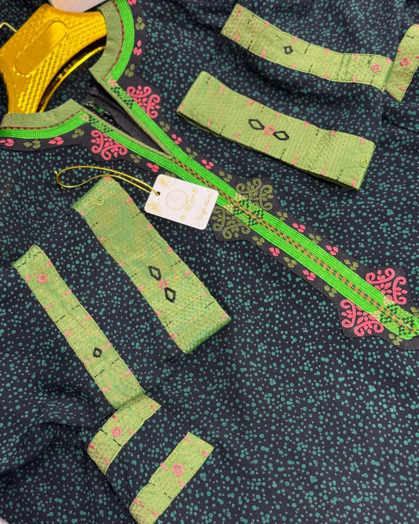 Türkmen fasonlar pombarh fasonlar Fasonlar 2025 fasonlar fason moda modalar Bezen bezen Türkmen fasonlar 2026 Türkmen fasonlar 2025 Türkmen fasonlar 2024 Türkmen fasonlar 2023 turkmenistan türkmenistan turkmen türkmen ashgabat  asgabat aşgabat balkan mary lebap dashoguz dasoguz daşoguz pombarh ponbarhat gulyupek gülýüpek stapel ştapel Gralan Çüýdeşen Abaýa Gadymy Krep Gurultaý 	Keteni Ýüpek Şifon Gipýur Lyon Welwet Atlas Kaşemir Streýç Suzana Ştapel Gülýüpek Pombarh Ýupka Gursakça Aksesuarlar Palto Penjek Okuw eşik Fata Sport eşik Uniforma Nakidka Öýme Şarf kompýuter ýaka ýaglyk Arenda köýnek 2nji el köýnek Taýyn köýnek Matalar Milli lybas milli lybaslar Toý köýnek Toý köýnekler toy koynek toy koynekler gundelik koynekler Gündelik	 
 köýnekler fata koynek Modern taze fason Eskiz koynektm turkmenkoynek türkmenkoynek fason moda moda fasonlar Iş eşik el iş	sada	ýakaly ýakasyz	keşdeli biserli	ýeňli giň nagyşly ýüregi açyk stoýka ýaka ýanly kombinasiýa 	zerli üsti aşak guşakly seçekli gysga ýeňli Ştapel  keşdeli, ýakaly, ýüregi açyk  Goýy-çal