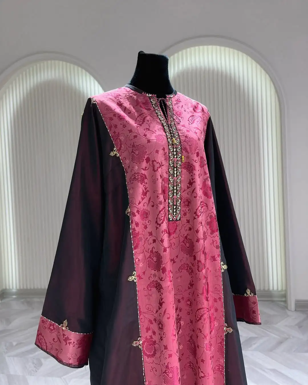 Türkmen fasonlar pombarh fasonlar Fasonlar 2025 fasonlar fason moda modalar Bezen bezen Türkmen fasonlar 2026 Türkmen fasonlar 2025 Türkmen fasonlar 2024 Türkmen fasonlar 2023 turkmenistan türkmenistan turkmen türkmen ashgabat  asgabat aşgabat balkan mary lebap dashoguz dasoguz daşoguz pombarh ponbarhat gulyupek gülýüpek stapel ştapel Gralan Çüýdeşen Abaýa Gadymy Krep Gurultaý 	Keteni Ýüpek Şifon Gipýur Lyon Welwet Atlas Kaşemir Streýç Suzana Ştapel Gülýüpek Pombarh Ýupka Gursakça Aksesuarlar Palto Penjek Okuw eşik Fata Sport eşik Uniforma Nakidka Öýme Şarf kompýuter ýaka ýaglyk Arenda köýnek 2nji el köýnek Taýyn köýnek Matalar Milli lybas milli lybaslar Toý köýnek Toý köýnekler toy koynek toy koynekler gundelik koynekler Gündelik	 
 köýnekler fata koynek Modern taze fason Eskiz koynektm turkmenkoynek türkmenkoynek fason moda moda fasonlar Iş eşik el iş	sada	ýakaly ýakasyz	keşdeli biserli	ýeňli giň nagyşly ýüregi açyk stoýka ýaka ýanly kombinasiýa 	zerli üsti aşak guşakly seçekli gysga ýeňli Gülýüpek Toý köýnek el iş, ýakasyz  Gara, Gülgüne