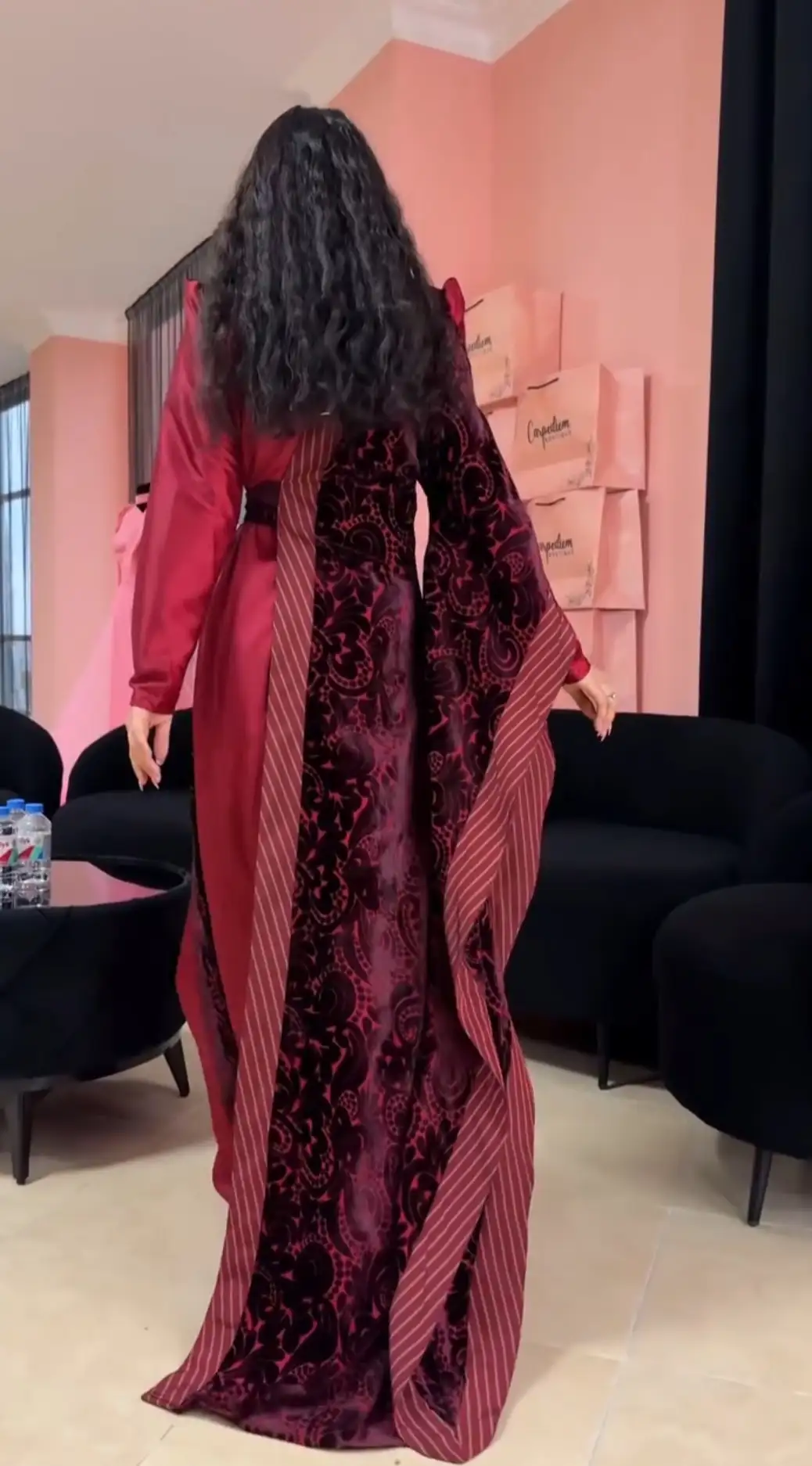 Türkmen fasonlar pombarh fasonlar Fasonlar 2025 fasonlar fason moda modalar Bezen bezen Türkmen fasonlar 2026 Türkmen fasonlar 2025 Türkmen fasonlar 2024 Türkmen fasonlar 2023 turkmenistan türkmenistan turkmen türkmen ashgabat  asgabat aşgabat balkan mary lebap dashoguz dasoguz daşoguz pombarh ponbarhat gulyupek gülýüpek stapel ştapel Gralan Çüýdeşen Abaýa Gadymy Krep Gurultaý 	Keteni Ýüpek Şifon Gipýur Lyon Welwet Atlas Kaşemir Streýç Suzana Ştapel Gülýüpek Pombarh Ýupka Gursakça Aksesuarlar Palto Penjek Okuw eşik Fata Sport eşik Uniforma Nakidka Öýme Şarf kompýuter ýaka ýaglyk Arenda köýnek 2nji el köýnek Taýyn köýnek Matalar Milli lybas milli lybaslar Toý köýnek Toý köýnekler toy koynek toy koynekler gundelik koynekler Gündelik	 
 köýnekler fata koynek Modern taze fason Eskiz koynektm turkmenkoynek türkmenkoynek fason moda moda fasonlar Iş eşik el iş	sada	ýakaly ýakasyz	keşdeli biserli	ýeňli giň nagyşly ýüregi açyk stoýka ýaka ýanly kombinasiýa 	zerli üsti aşak guşakly seçekli gysga ýeňli Panbarhat (Pombarh), Atlas, Keteni Toý köýnek, Modern el iş, ýakasyz, ýeňli, giň, kombinasiýa 17-25, 26-35 Goýy-gyzyl, Gyzyl yaz, gysh Taýyn köýnek