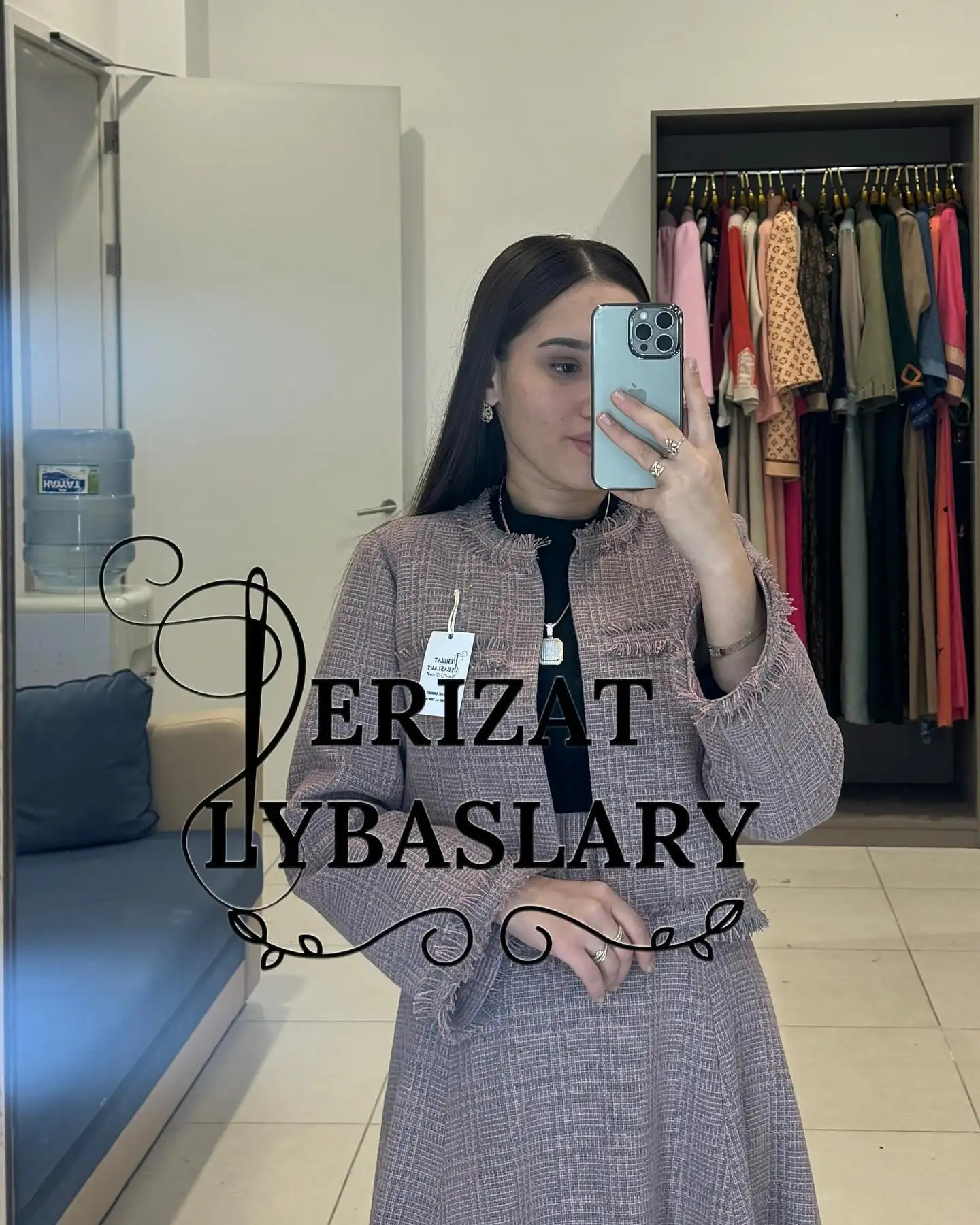 Türkmen fasonlar pombarh fasonlar Fasonlar 2025 fasonlar fason moda modalar Bezen bezen Türkmen fasonlar 2026 Türkmen fasonlar 2025 Türkmen fasonlar 2024 Türkmen fasonlar 2023 turkmenistan türkmenistan turkmen türkmen ashgabat  asgabat aşgabat balkan mary lebap dashoguz dasoguz daşoguz pombarh ponbarhat gulyupek gülýüpek stapel ştapel Gralan Çüýdeşen Abaýa Gadymy Krep Gurultaý 	Keteni Ýüpek Şifon Gipýur Lyon Welwet Atlas Kaşemir Streýç Suzana Ştapel Gülýüpek Pombarh Ýupka Gursakça Aksesuarlar Palto Penjek Okuw eşik Fata Sport eşik Uniforma Nakidka Öýme Şarf kompýuter ýaka ýaglyk Arenda köýnek 2nji el köýnek Taýyn köýnek Matalar Milli lybas milli lybaslar Toý köýnek Toý köýnekler toy koynek toy koynekler gundelik koynekler Gündelik	 
 köýnekler fata koynek Modern taze fason Eskiz koynektm turkmenkoynek türkmenkoynek fason moda moda fasonlar Iş eşik el iş	sada	ýakaly ýakasyz	keşdeli biserli	ýeňli giň nagyşly ýüregi açyk stoýka ýaka ýanly kombinasiýa 	zerli üsti aşak guşakly seçekli gysga ýeňli Welwet Gündelik üsti aşak  Wizon