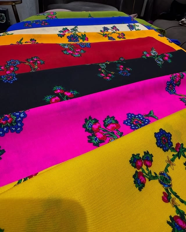 Türkmen fasonlar pombarh fasonlar Fasonlar 2025 fasonlar fason moda modalar Bezen bezen Türkmen fasonlar 2026 Türkmen fasonlar 2025 Türkmen fasonlar 2024 Türkmen fasonlar 2023 turkmenistan türkmenistan turkmen türkmen ashgabat  asgabat aşgabat balkan mary lebap dashoguz dasoguz daşoguz pombarh ponbarhat gulyupek gülýüpek stapel ştapel Gralan Çüýdeşen Abaýa Gadymy Krep Gurultaý 	Keteni Ýüpek Şifon Gipýur Lyon Welwet Atlas Kaşemir Streýç Suzana Ştapel Gülýüpek Pombarh Ýupka Gursakça Aksesuarlar Palto Penjek Okuw eşik Fata Sport eşik Uniforma Nakidka Öýme Şarf kompýuter ýaka ýaglyk Arenda köýnek 2nji el köýnek Taýyn köýnek Matalar Milli lybas milli lybaslar Toý köýnek Toý köýnekler toy koynek toy koynekler gundelik koynekler Gündelik	 
 köýnekler fata koynek Modern taze fason Eskiz koynektm turkmenkoynek türkmenkoynek fason moda moda fasonlar Iş eşik el iş	sada	ýakaly ýakasyz	keşdeli biserli	ýeňli giň nagyşly ýüregi açyk stoýka ýaka ýanly kombinasiýa 	zerli üsti aşak guşakly seçekli gysga ýeňli Gülýüpek Toý köýnek, Gündelik sada, ýeňli, giň 12-16, 17-25, 26-35, 35+ Haki, Gara, Bežewyý, Gülgüne, Gyzyl, Mämişi, Goýy-gök tomus