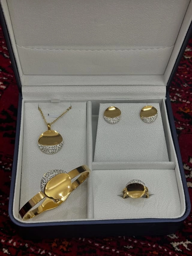 Türkmen fasonlar pombarh fasonlar Fasonlar 2025 fasonlar fason moda modalar Bezen bezen Türkmen fasonlar 2026 Türkmen fasonlar 2025 Türkmen fasonlar 2024 Türkmen fasonlar 2023 turkmenistan türkmenistan turkmen türkmen ashgabat  asgabat aşgabat balkan mary lebap dashoguz dasoguz daşoguz pombarh ponbarhat gulyupek gülýüpek stapel ştapel Gralan Çüýdeşen Abaýa Gadymy Krep Gurultaý 	Keteni Ýüpek Şifon Gipýur Lyon Welwet Atlas Kaşemir Streýç Suzana Ştapel Gülýüpek Pombarh Ýupka Gursakça Aksesuarlar Palto Penjek Okuw eşik Fata Sport eşik Uniforma Nakidka Öýme Şarf kompýuter ýaka ýaglyk Arenda köýnek 2nji el köýnek Taýyn köýnek Matalar Milli lybas milli lybaslar Toý köýnek Toý köýnekler toy koynek toy koynekler gundelik koynekler Gündelik	 
 köýnekler fata koynek Modern taze fason Eskiz koynektm turkmenkoynek türkmenkoynek fason moda moda fasonlar Iş eşik el iş	sada	ýakaly ýakasyz	keşdeli biserli	ýeňli giň nagyşly ýüregi açyk stoýka ýaka ýanly kombinasiýa 	zerli üsti aşak guşakly seçekli gysga ýeňli 