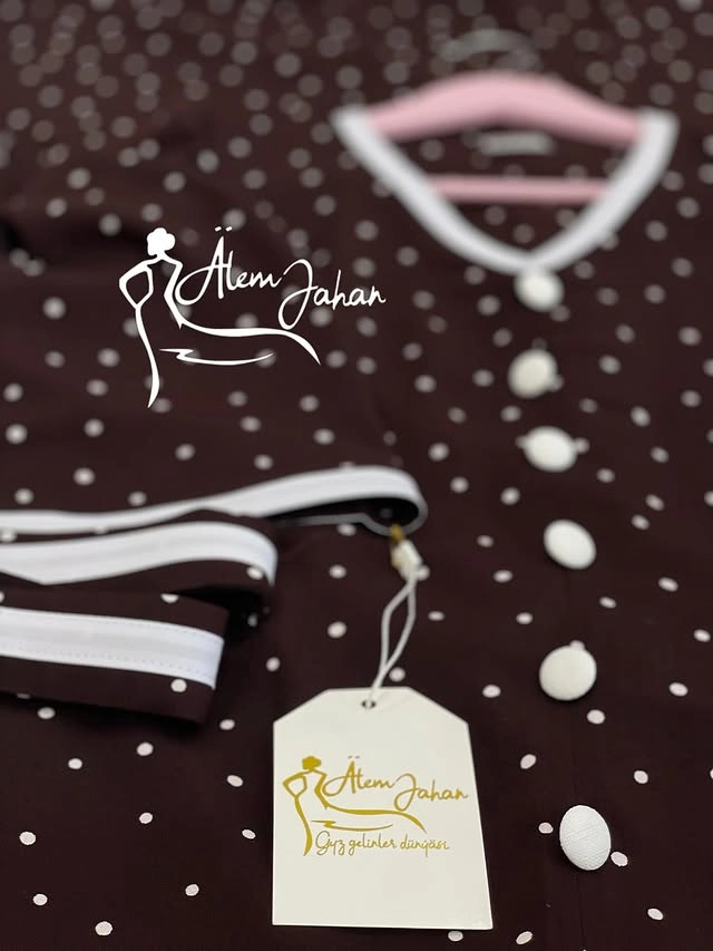 Türkmen fasonlar pombarh fasonlar Fasonlar 2025 fasonlar fason moda modalar Bezen bezen Türkmen fasonlar 2026 Türkmen fasonlar 2025 Türkmen fasonlar 2024 Türkmen fasonlar 2023 turkmenistan türkmenistan turkmen türkmen ashgabat  asgabat aşgabat balkan mary lebap dashoguz dasoguz daşoguz pombarh ponbarhat gulyupek gülýüpek stapel ştapel Gralan Çüýdeşen Abaýa Gadymy Krep Gurultaý 	Keteni Ýüpek Şifon Gipýur Lyon Welwet Atlas Kaşemir Streýç Suzana Ştapel Gülýüpek Pombarh Ýupka Gursakça Aksesuarlar Palto Penjek Okuw eşik Fata Sport eşik Uniforma Nakidka Öýme Şarf kompýuter ýaka ýaglyk Arenda köýnek 2nji el köýnek Taýyn köýnek Matalar Milli lybas milli lybaslar Toý köýnek Toý köýnekler toy koynek toy koynekler gundelik koynekler Gündelik	 
 köýnekler fata koynek Modern taze fason Eskiz koynektm turkmenkoynek türkmenkoynek fason moda moda fasonlar Iş eşik el iş	sada	ýakaly ýakasyz	keşdeli biserli	ýeňli giň nagyşly ýüregi açyk stoýka ýaka ýanly kombinasiýa 	zerli üsti aşak guşakly seçekli gysga ýeňli Ştapel Gündelik sada, ýakasyz, gysga ýeňli, giň 17-25, 26-35 Goýy-goňur tomus