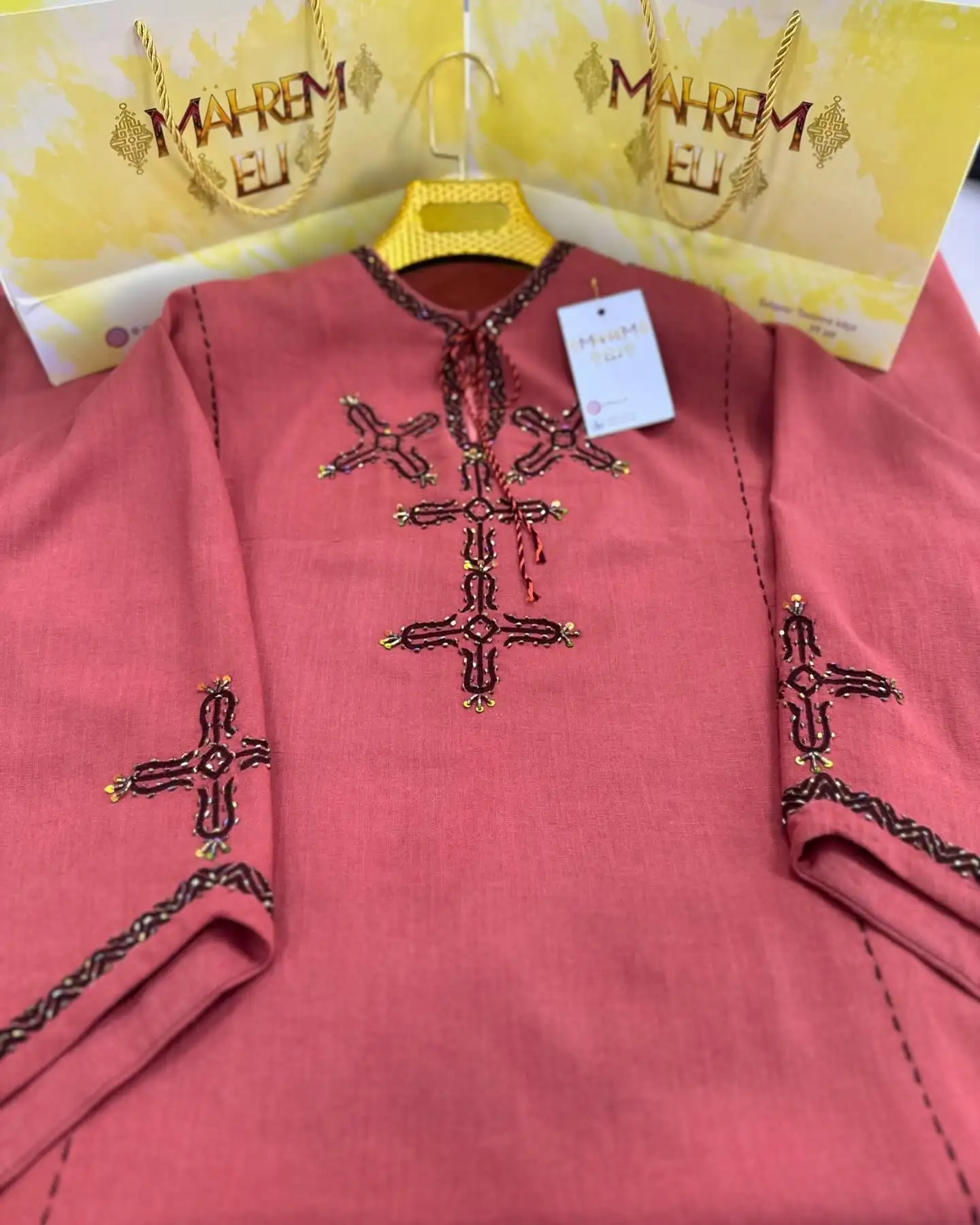 Türkmen fasonlar pombarh fasonlar Fasonlar 2025 fasonlar fason moda modalar Bezen bezen Türkmen fasonlar 2026 Türkmen fasonlar 2025 Türkmen fasonlar 2024 Türkmen fasonlar 2023 turkmenistan türkmenistan turkmen türkmen ashgabat  asgabat aşgabat balkan mary lebap dashoguz dasoguz daşoguz pombarh ponbarhat gulyupek gülýüpek stapel ştapel Gralan Çüýdeşen Abaýa Gadymy Krep Gurultaý 	Keteni Ýüpek Şifon Gipýur Lyon Welwet Atlas Kaşemir Streýç Suzana Ştapel Gülýüpek Pombarh Ýupka Gursakça Aksesuarlar Palto Penjek Okuw eşik Fata Sport eşik Uniforma Nakidka Öýme Şarf kompýuter ýaka ýaglyk Arenda köýnek 2nji el köýnek Taýyn köýnek Matalar Milli lybas milli lybaslar Toý köýnek Toý köýnekler toy koynek toy koynekler gundelik koynekler Gündelik	 
 köýnekler fata koynek Modern taze fason Eskiz koynektm turkmenkoynek türkmenkoynek fason moda moda fasonlar Iş eşik el iş	sada	ýakaly ýakasyz	keşdeli biserli	ýeňli giň nagyşly ýüregi açyk stoýka ýaka ýanly kombinasiýa 	zerli üsti aşak guşakly seçekli gysga ýeňli Lyon Gündelik el iş, sada  Gyzyl