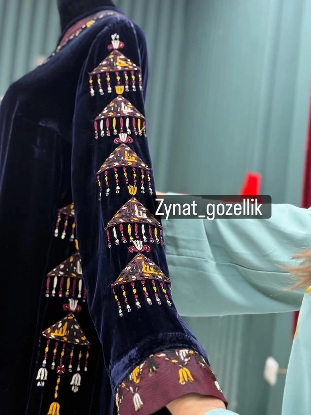 Türkmen fasonlar pombarh fasonlar Fasonlar 2025 fasonlar fason moda modalar Bezen bezen Türkmen fasonlar 2026 Türkmen fasonlar 2025 Türkmen fasonlar 2024 Türkmen fasonlar 2023 turkmenistan türkmenistan turkmen türkmen ashgabat  asgabat aşgabat balkan mary lebap dashoguz dasoguz daşoguz pombarh ponbarhat gulyupek gülýüpek stapel ştapel Gralan Çüýdeşen Abaýa Gadymy Krep Gurultaý 	Keteni Ýüpek Şifon Gipýur Lyon Welwet Atlas Kaşemir Streýç Suzana Ştapel Gülýüpek Pombarh Ýupka Gursakça Aksesuarlar Palto Penjek Okuw eşik Fata Sport eşik Uniforma Nakidka Öýme Şarf kompýuter ýaka ýaglyk Arenda köýnek 2nji el köýnek Taýyn köýnek Matalar Milli lybas milli lybaslar Toý köýnek Toý köýnekler toy koynek toy koynekler gundelik koynekler Gündelik	 
 köýnekler fata koynek Modern taze fason Eskiz koynektm turkmenkoynek türkmenkoynek fason moda moda fasonlar Iş eşik el iş	sada	ýakaly ýakasyz	keşdeli biserli	ýeňli giň nagyşly ýüregi açyk stoýka ýaka ýanly kombinasiýa 	zerli üsti aşak guşakly seçekli gysga ýeňli 