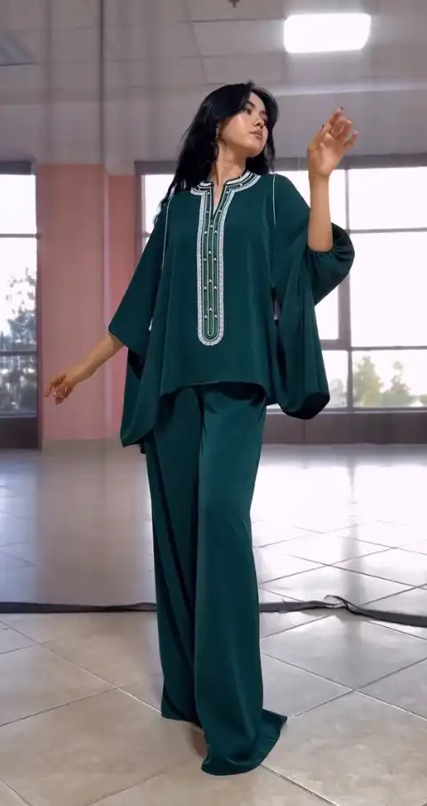 Türkmen fasonlar pombarh fasonlar Fasonlar 2025 fasonlar fason moda modalar Bezen bezen Türkmen fasonlar 2026 Türkmen fasonlar 2025 Türkmen fasonlar 2024 Türkmen fasonlar 2023 turkmenistan türkmenistan turkmen türkmen ashgabat  asgabat aşgabat balkan mary lebap dashoguz dasoguz daşoguz pombarh ponbarhat gulyupek gülýüpek stapel ştapel Gralan Çüýdeşen Abaýa Gadymy Krep Gurultaý 	Keteni Ýüpek Şifon Gipýur Lyon Welwet Atlas Kaşemir Streýç Suzana Ştapel Gülýüpek Pombarh Ýupka Gursakça Aksesuarlar Palto Penjek Okuw eşik Fata Sport eşik Uniforma Nakidka Öýme Şarf kompýuter ýaka ýaglyk Arenda köýnek 2nji el köýnek Taýyn köýnek Matalar Milli lybas milli lybaslar Toý köýnek Toý köýnekler toy koynek toy koynekler gundelik koynekler Gündelik	 
 köýnekler fata koynek Modern taze fason Eskiz koynektm turkmenkoynek türkmenkoynek fason moda moda fasonlar Iş eşik el iş	sada	ýakaly ýakasyz	keşdeli biserli	ýeňli giň nagyşly ýüregi açyk stoýka ýaka ýanly kombinasiýa 	zerli üsti aşak guşakly seçekli gysga ýeňli Gülýüpek Gündelik, Modern ýakaly, gysga ýeňli, üsti aşak 12-16, 17-25, 26-35 Goýy-ýaşyl yaz, tomus, guyz