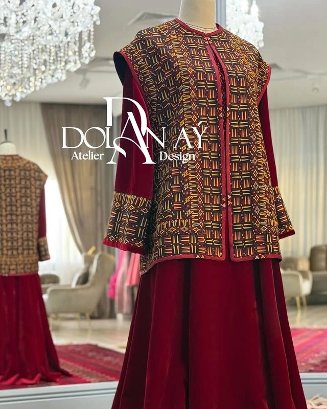 Türkmen fasonlar pombarh fasonlar Fasonlar 2025 fasonlar fason moda modalar Bezen bezen Türkmen fasonlar 2026 Türkmen fasonlar 2025 Türkmen fasonlar 2024 Türkmen fasonlar 2023 turkmenistan türkmenistan turkmen türkmen ashgabat  asgabat aşgabat balkan mary lebap dashoguz dasoguz daşoguz pombarh ponbarhat gulyupek gülýüpek stapel ştapel Gralan Çüýdeşen Abaýa Gadymy Krep Gurultaý 	Keteni Ýüpek Şifon Gipýur Lyon Welwet Atlas Kaşemir Streýç Suzana Ştapel Gülýüpek Pombarh Ýupka Gursakça Aksesuarlar Palto Penjek Okuw eşik Fata Sport eşik Uniforma Nakidka Öýme Şarf kompýuter ýaka ýaglyk Arenda köýnek 2nji el köýnek Taýyn köýnek Matalar Milli lybas milli lybaslar Toý köýnek Toý köýnekler toy koynek toy koynekler gundelik koynekler Gündelik	 
 köýnekler fata koynek Modern taze fason Eskiz koynektm turkmenkoynek türkmenkoynek fason moda moda fasonlar Iş eşik el iş	sada	ýakaly ýakasyz	keşdeli biserli	ýeňli giň nagyşly ýüregi açyk stoýka ýaka ýanly kombinasiýa 	zerli üsti aşak guşakly seçekli gysga ýeňli Keteni, Panbarhat (Pombarh) Toý köýnek, Milli lybas el iş, keşdeli, sada, ýakaly, ýeňli, giň, kombinasiýa, nagyşly 17-25, 26-35, 35+ Gyzyl