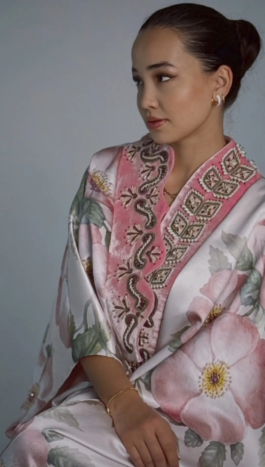 Türkmen fasonlar pombarh fasonlar Fasonlar 2025 fasonlar fason moda modalar Bezen bezen Türkmen fasonlar 2026 Türkmen fasonlar 2025 Türkmen fasonlar 2024 Türkmen fasonlar 2023 turkmenistan türkmenistan turkmen türkmen ashgabat  asgabat aşgabat balkan mary lebap dashoguz dasoguz daşoguz pombarh ponbarhat gulyupek gülýüpek stapel ştapel Gralan Çüýdeşen Abaýa Gadymy Krep Gurultaý 	Keteni Ýüpek Şifon Gipýur Lyon Welwet Atlas Kaşemir Streýç Suzana Ştapel Gülýüpek Pombarh Ýupka Gursakça Aksesuarlar Palto Penjek Okuw eşik Fata Sport eşik Uniforma Nakidka Öýme Şarf kompýuter ýaka ýaglyk Arenda köýnek 2nji el köýnek Taýyn köýnek Matalar Milli lybas milli lybaslar Toý köýnek Toý köýnekler toy koynek toy koynekler gundelik koynekler Gündelik	 
 köýnekler fata koynek Modern taze fason Eskiz koynektm turkmenkoynek türkmenkoynek fason moda moda fasonlar Iş eşik el iş	sada	ýakaly ýakasyz	keşdeli biserli	ýeňli giň nagyşly ýüregi açyk stoýka ýaka ýanly kombinasiýa 	zerli üsti aşak guşakly seçekli gysga ýeňli Şifon, Şantu Modern ýakasyz, gysga ýeňli, giň 17-25, 26-35 Gülgüne yaz, tomus