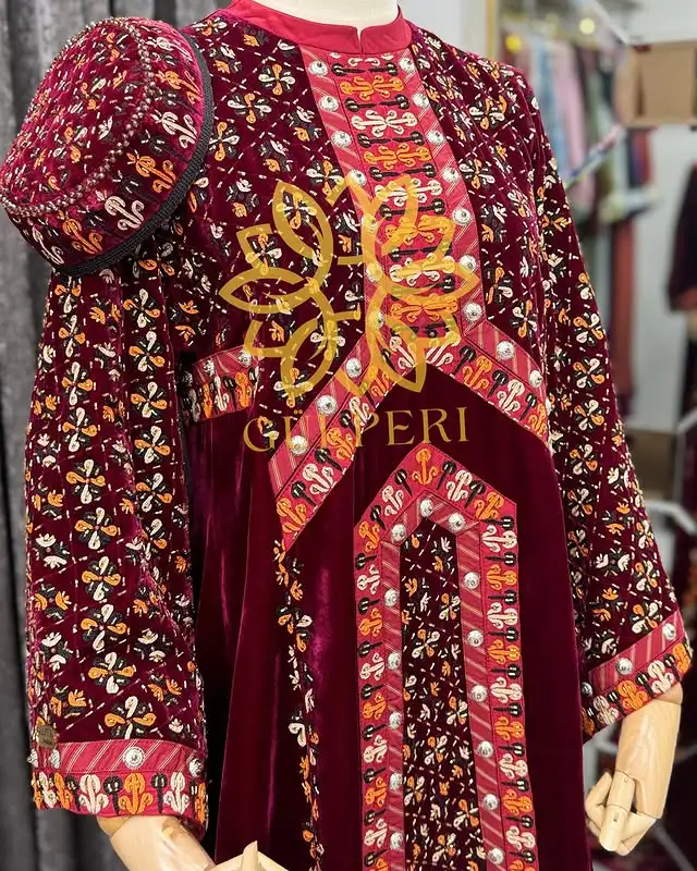 Türkmen fasonlar pombarh fasonlar Fasonlar 2025 fasonlar fason moda modalar Bezen bezen Türkmen fasonlar 2026 Türkmen fasonlar 2025 Türkmen fasonlar 2024 Türkmen fasonlar 2023 turkmenistan türkmenistan turkmen türkmen ashgabat  asgabat aşgabat balkan mary lebap dashoguz dasoguz daşoguz pombarh ponbarhat gulyupek gülýüpek stapel ştapel Gralan Çüýdeşen Abaýa Gadymy Krep Gurultaý 	Keteni Ýüpek Şifon Gipýur Lyon Welwet Atlas Kaşemir Streýç Suzana Ştapel Gülýüpek Pombarh Ýupka Gursakça Aksesuarlar Palto Penjek Okuw eşik Fata Sport eşik Uniforma Nakidka Öýme Şarf kompýuter ýaka ýaglyk Arenda köýnek 2nji el köýnek Taýyn köýnek Matalar Milli lybas milli lybaslar Toý köýnek Toý köýnekler toy koynek toy koynekler gundelik koynekler Gündelik	 
 köýnekler fata koynek Modern taze fason Eskiz koynektm turkmenkoynek türkmenkoynek fason moda moda fasonlar Iş eşik el iş	sada	ýakaly ýakasyz	keşdeli biserli	ýeňli giň nagyşly ýüregi açyk stoýka ýaka ýanly kombinasiýa 	zerli üsti aşak guşakly seçekli gysga ýeňli Panbarhat (Pombarh) Toý köýnek, Milli lybas el iş, keşdeli, ýakaly, ýeňli, giň, nagyşly 17-25 Goýy-gyzyl yaz, tomus, guyz, gysh