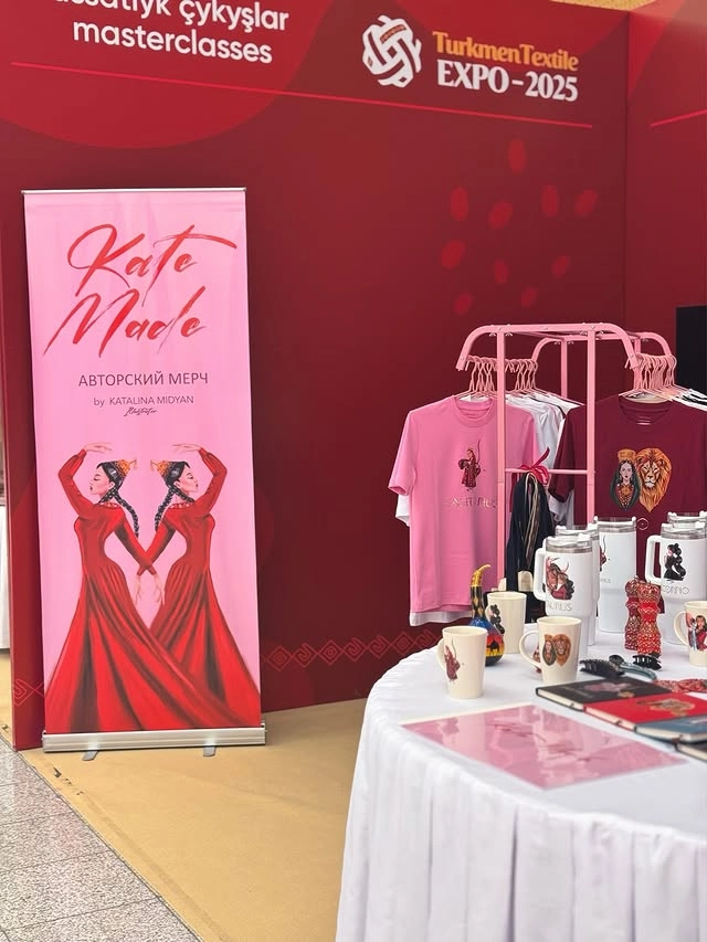 Türkmen fasonlar pombarh fasonlar Fasonlar 2025 fasonlar fason moda modalar Bezen bezen Türkmen fasonlar 2026 Türkmen fasonlar 2025 Türkmen fasonlar 2024 Türkmen fasonlar 2023 turkmenistan türkmenistan turkmen türkmen ashgabat  asgabat aşgabat balkan mary lebap dashoguz dasoguz daşoguz pombarh ponbarhat gulyupek gülýüpek stapel ştapel Gralan Çüýdeşen Abaýa Gadymy Krep Gurultaý 	Keteni Ýüpek Şifon Gipýur Lyon Welwet Atlas Kaşemir Streýç Suzana Ştapel Gülýüpek Pombarh Ýupka Gursakça Aksesuarlar Palto Penjek Okuw eşik Fata Sport eşik Uniforma Nakidka Öýme Şarf kompýuter ýaka ýaglyk Arenda köýnek 2nji el köýnek Taýyn köýnek Matalar Milli lybas milli lybaslar Toý köýnek Toý köýnekler toy koynek toy koynekler gundelik koynekler Gündelik	 
 köýnekler fata koynek Modern taze fason Eskiz koynektm turkmenkoynek türkmenkoynek fason moda moda fasonlar Iş eşik el iş	sada	ýakaly ýakasyz	keşdeli biserli	ýeňli giň nagyşly ýüregi açyk stoýka ýaka ýanly kombinasiýa 	zerli üsti aşak guşakly seçekli gysga ýeňli Modern TürkmenTextile Expo 2025