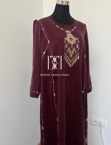 Türkmen fasonlar pombarh fasonlar Fasonlar 2025 fasonlar fason moda modalar Bezen bezen Türkmen fasonlar 2026 Türkmen fasonlar 2025 Türkmen fasonlar 2024 Türkmen fasonlar 2023 turkmenistan türkmenistan turkmen türkmen ashgabat  asgabat aşgabat balkan mary lebap dashoguz dasoguz daşoguz pombarh ponbarhat gulyupek gülýüpek stapel ştapel Gralan Çüýdeşen Abaýa Gadymy Krep Gurultaý 	Keteni Ýüpek Şifon Gipýur Lyon Welwet Atlas Kaşemir Streýç Suzana Ştapel Gülýüpek Pombarh Ýupka Gursakça Aksesuarlar Palto Penjek Okuw eşik Fata Sport eşik Uniforma Nakidka Öýme Şarf kompýuter ýaka ýaglyk Arenda köýnek 2nji el köýnek Taýyn köýnek Matalar Milli lybas milli lybaslar Toý köýnek Toý köýnekler toy koynek toy koynekler gundelik koynekler Gündelik	 
 köýnekler fata koynek Modern taze fason Eskiz koynektm turkmenkoynek türkmenkoynek fason moda moda fasonlar Iş eşik el iş	sada	ýakaly ýakasyz	keşdeli biserli	ýeňli giň nagyşly ýüregi açyk stoýka ýaka ýanly kombinasiýa 	zerli üsti aşak guşakly seçekli gysga ýeňli Gülýüpek Milli lybas el iş, ýanly, ýeňli, giň 26-35 Goýy-gyzyl yaz, tomus, guyz