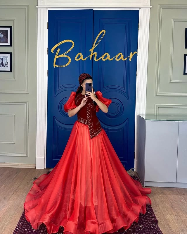 Türkmen fasonlar pombarh fasonlar Fasonlar 2025 fasonlar fason moda modalar Bezen bezen Türkmen fasonlar 2026 Türkmen fasonlar 2025 Türkmen fasonlar 2024 Türkmen fasonlar 2023 turkmenistan türkmenistan turkmen türkmen ashgabat  asgabat aşgabat balkan mary lebap dashoguz dasoguz daşoguz pombarh ponbarhat gulyupek gülýüpek stapel ştapel Gralan Çüýdeşen Abaýa Gadymy Krep Gurultaý 	Keteni Ýüpek Şifon Gipýur Lyon Welwet Atlas Kaşemir Streýç Suzana Ştapel Gülýüpek Pombarh Ýupka Gursakça Aksesuarlar Palto Penjek Okuw eşik Fata Sport eşik Uniforma Nakidka Öýme Şarf kompýuter ýaka ýaglyk Arenda köýnek 2nji el köýnek Taýyn köýnek Matalar Milli lybas milli lybaslar Toý köýnek Toý köýnekler toy koynek toy koynekler gundelik koynekler Gündelik	 
 köýnekler fata koynek Modern taze fason Eskiz koynektm turkmenkoynek türkmenkoynek fason moda moda fasonlar Iş eşik el iş	sada	ýakaly ýakasyz	keşdeli biserli	ýeňli giň nagyşly ýüregi açyk stoýka ýaka ýanly kombinasiýa 	zerli üsti aşak guşakly seçekli gysga ýeňli Şifon, Ýüpek, Keteni Toý köýnek, Modern el iş, keşdeli, ýakasyz, biserli, gysga ýeňli, kombinasiýa 17-25, 26-35, 35+ Benewşe, Gyzyl, Mämişi  Taýyn köýnek