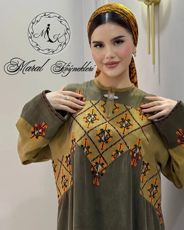 Türkmen fasonlar pombarh fasonlar Fasonlar 2025 fasonlar fason moda modalar Bezen bezen Türkmen fasonlar 2026 Türkmen fasonlar 2025 Türkmen fasonlar 2024 Türkmen fasonlar 2023 turkmenistan türkmenistan turkmen türkmen ashgabat  asgabat aşgabat balkan mary lebap dashoguz dasoguz daşoguz pombarh ponbarhat gulyupek gülýüpek stapel ştapel Gralan Çüýdeşen Abaýa Gadymy Krep Gurultaý 	Keteni Ýüpek Şifon Gipýur Lyon Welwet Atlas Kaşemir Streýç Suzana Ştapel Gülýüpek Pombarh Ýupka Gursakça Aksesuarlar Palto Penjek Okuw eşik Fata Sport eşik Uniforma Nakidka Öýme Şarf kompýuter ýaka ýaglyk Arenda köýnek 2nji el köýnek Taýyn köýnek Matalar Milli lybas milli lybaslar Toý köýnek Toý köýnekler toy koynek toy koynekler gundelik koynekler Gündelik	 
 köýnekler fata koynek Modern taze fason Eskiz koynektm turkmenkoynek türkmenkoynek fason moda moda fasonlar Iş eşik el iş	sada	ýakaly ýakasyz	keşdeli biserli	ýeňli giň nagyşly ýüregi açyk stoýka ýaka ýanly kombinasiýa 	zerli üsti aşak guşakly seçekli gysga ýeňli Gülýüpek Toý köýnek, Milli lybas el iş, keşdeli, ýakasyz, ýeňli, giň 17-25, 26-35 Haki, Altyn yaz, tomus, guyz, gysh