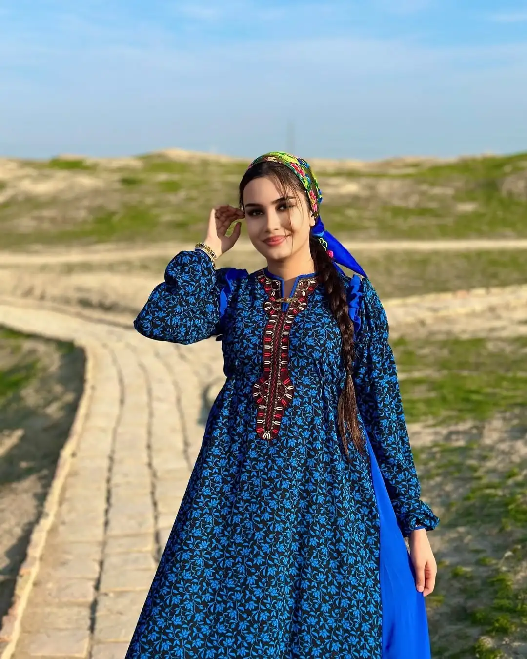 Türkmen fasonlar pombarh fasonlar Fasonlar 2025 fasonlar fason moda modalar Bezen bezen Türkmen fasonlar 2026 Türkmen fasonlar 2025 Türkmen fasonlar 2024 Türkmen fasonlar 2023 turkmenistan türkmenistan turkmen türkmen ashgabat  asgabat aşgabat balkan mary lebap dashoguz dasoguz daşoguz pombarh ponbarhat gulyupek gülýüpek stapel ştapel Gralan Çüýdeşen Abaýa Gadymy Krep Gurultaý 	Keteni Ýüpek Şifon Gipýur Lyon Welwet Atlas Kaşemir Streýç Suzana Ştapel Gülýüpek Pombarh Ýupka Gursakça Aksesuarlar Palto Penjek Okuw eşik Fata Sport eşik Uniforma Nakidka Öýme Şarf kompýuter ýaka ýaglyk Arenda köýnek 2nji el köýnek Taýyn köýnek Matalar Milli lybas milli lybaslar Toý köýnek Toý köýnekler toy koynek toy koynekler gundelik koynekler Gündelik	 
 köýnekler fata koynek Modern taze fason Eskiz koynektm turkmenkoynek türkmenkoynek fason moda moda fasonlar Iş eşik el iş	sada	ýakaly ýakasyz	keşdeli biserli	ýeňli giň nagyşly ýüregi açyk stoýka ýaka ýanly kombinasiýa 	zerli üsti aşak guşakly seçekli gysga ýeňli Ştapel Gündelik el iş, ýakaly  Goýy-gök