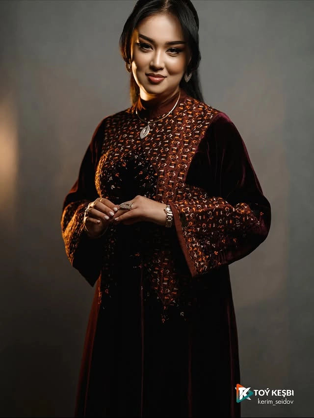 Türkmen fasonlar pombarh fasonlar Fasonlar 2025 fasonlar fason moda modalar Bezen bezen Türkmen fasonlar 2026 Türkmen fasonlar 2025 Türkmen fasonlar 2024 Türkmen fasonlar 2023 turkmenistan türkmenistan turkmen türkmen ashgabat  asgabat aşgabat balkan mary lebap dashoguz dasoguz daşoguz pombarh ponbarhat gulyupek gülýüpek stapel ştapel Gralan Çüýdeşen Abaýa Gadymy Krep Gurultaý 	Keteni Ýüpek Şifon Gipýur Lyon Welwet Atlas Kaşemir Streýç Suzana Ştapel Gülýüpek Pombarh Ýupka Gursakça Aksesuarlar Palto Penjek Okuw eşik Fata Sport eşik Uniforma Nakidka Öýme Şarf kompýuter ýaka ýaglyk Arenda köýnek 2nji el köýnek Taýyn köýnek Matalar Milli lybas milli lybaslar Toý köýnek Toý köýnekler toy koynek toy koynekler gundelik koynekler Gündelik	 
 köýnekler fata koynek Modern taze fason Eskiz koynektm turkmenkoynek türkmenkoynek fason moda moda fasonlar Iş eşik el iş	sada	ýakaly ýakasyz	keşdeli biserli	ýeňli giň nagyşly ýüregi açyk stoýka ýaka ýanly kombinasiýa 	zerli üsti aşak guşakly seçekli gysga ýeňli 