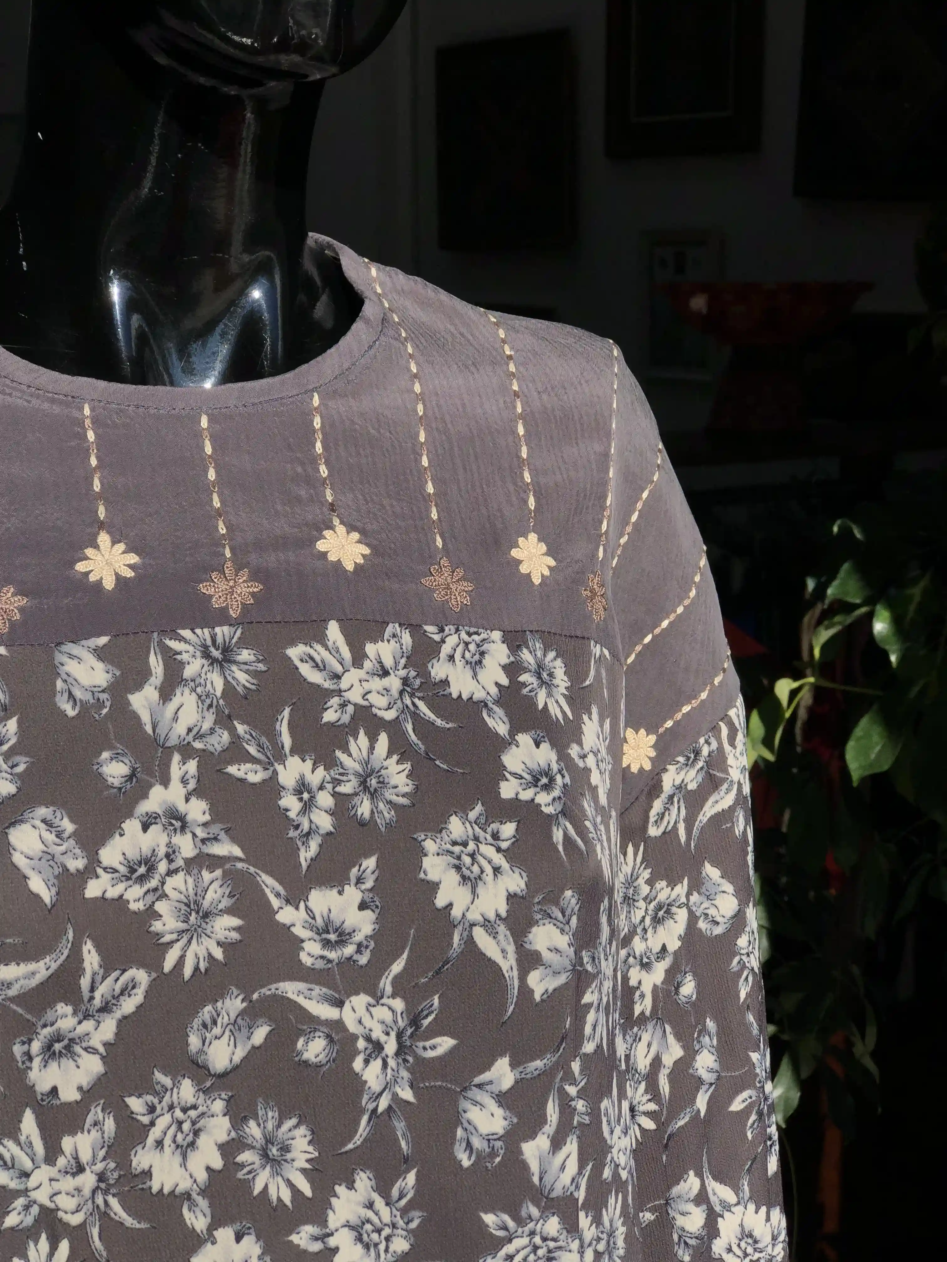 Türkmen fasonlar pombarh fasonlar Fasonlar 2025 fasonlar fason moda modalar Bezen bezen Türkmen fasonlar 2026 Türkmen fasonlar 2025 Türkmen fasonlar 2024 Türkmen fasonlar 2023 turkmenistan türkmenistan turkmen türkmen ashgabat  asgabat aşgabat balkan mary lebap dashoguz dasoguz daşoguz pombarh ponbarhat gulyupek gülýüpek stapel ştapel Gralan Çüýdeşen Abaýa Gadymy Krep Gurultaý 	Keteni Ýüpek Şifon Gipýur Lyon Welwet Atlas Kaşemir Streýç Suzana Ştapel Gülýüpek Pombarh Ýupka Gursakça Aksesuarlar Palto Penjek Okuw eşik Fata Sport eşik Uniforma Nakidka Öýme Şarf kompýuter ýaka ýaglyk Arenda köýnek 2nji el köýnek Taýyn köýnek Matalar Milli lybas milli lybaslar Toý köýnek Toý köýnekler toy koynek toy koynekler gundelik koynekler Gündelik	 
 köýnekler fata koynek Modern taze fason Eskiz koynektm turkmenkoynek türkmenkoynek fason moda moda fasonlar Iş eşik el iş	sada	ýakaly ýakasyz	keşdeli biserli	ýeňli giň nagyşly ýüregi açyk stoýka ýaka ýanly kombinasiýa 	zerli üsti aşak guşakly seçekli gysga ýeňli Ýüpek, Gülýüpek Gündelik sada  Ak, Çal, Goňur, Kümüş