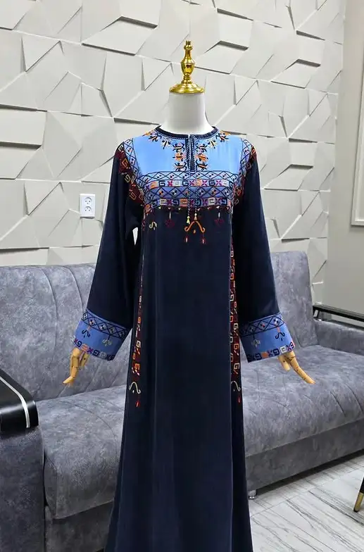 Türkmen fasonlar pombarh fasonlar Fasonlar 2025 fasonlar fason moda modalar Bezen bezen Türkmen fasonlar 2026 Türkmen fasonlar 2025 Türkmen fasonlar 2024 Türkmen fasonlar 2023 turkmenistan türkmenistan turkmen türkmen ashgabat  asgabat aşgabat balkan mary lebap dashoguz dasoguz daşoguz pombarh ponbarhat gulyupek gülýüpek stapel ştapel Gralan Çüýdeşen Abaýa Gadymy Krep Gurultaý 	Keteni Ýüpek Şifon Gipýur Lyon Welwet Atlas Kaşemir Streýç Suzana Ştapel Gülýüpek Pombarh Ýupka Gursakça Aksesuarlar Palto Penjek Okuw eşik Fata Sport eşik Uniforma Nakidka Öýme Şarf kompýuter ýaka ýaglyk Arenda köýnek 2nji el köýnek Taýyn köýnek Matalar Milli lybas milli lybaslar Toý köýnek Toý köýnekler toy koynek toy koynekler gundelik koynekler Gündelik	 
 köýnekler fata koynek Modern taze fason Eskiz koynektm turkmenkoynek türkmenkoynek fason moda moda fasonlar Iş eşik el iş	sada	ýakaly ýakasyz	keşdeli biserli	ýeňli giň nagyşly ýüregi açyk stoýka ýaka ýanly kombinasiýa 	zerli üsti aşak guşakly seçekli gysga ýeňli Gülýüpek Toý köýnek keşdeli, ýakasyz, ýeňli, giň, nagyşly 17-25, 26-35 Gök, Goýy-gök yaz, tomus, guyz, gysh