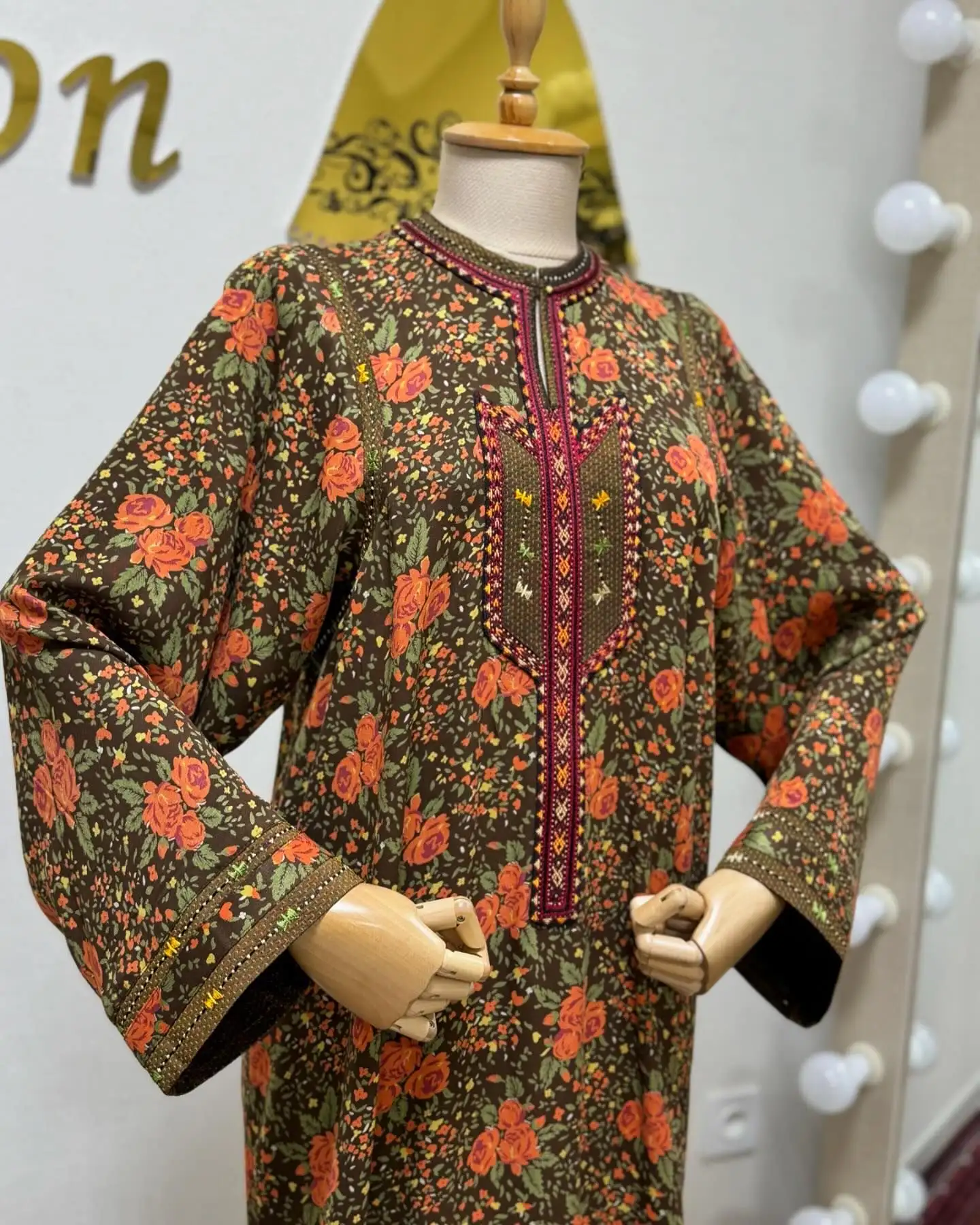 Türkmen fasonlar pombarh fasonlar Fasonlar 2025 fasonlar fason moda modalar Bezen bezen Türkmen fasonlar 2026 Türkmen fasonlar 2025 Türkmen fasonlar 2024 Türkmen fasonlar 2023 turkmenistan türkmenistan turkmen türkmen ashgabat  asgabat aşgabat balkan mary lebap dashoguz dasoguz daşoguz pombarh ponbarhat gulyupek gülýüpek stapel ştapel Gralan Çüýdeşen Abaýa Gadymy Krep Gurultaý 	Keteni Ýüpek Şifon Gipýur Lyon Welwet Atlas Kaşemir Streýç Suzana Ştapel Gülýüpek Pombarh Ýupka Gursakça Aksesuarlar Palto Penjek Okuw eşik Fata Sport eşik Uniforma Nakidka Öýme Şarf kompýuter ýaka ýaglyk Arenda köýnek 2nji el köýnek Taýyn köýnek Matalar Milli lybas milli lybaslar Toý köýnek Toý köýnekler toy koynek toy koynekler gundelik koynekler Gündelik	 
 köýnekler fata koynek Modern taze fason Eskiz koynektm turkmenkoynek türkmenkoynek fason moda moda fasonlar Iş eşik el iş	sada	ýakaly ýakasyz	keşdeli biserli	ýeňli giň nagyşly ýüregi açyk stoýka ýaka ýanly kombinasiýa 	zerli üsti aşak guşakly seçekli gysga ýeňli Ştapel Gündelik el iş, ýakaly  Haki