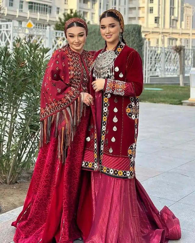 Türkmen fasonlar pombarh fasonlar Fasonlar 2025 fasonlar fason moda modalar Bezen bezen Türkmen fasonlar 2026 Türkmen fasonlar 2025 Türkmen fasonlar 2024 Türkmen fasonlar 2023 turkmenistan türkmenistan turkmen türkmen ashgabat  asgabat aşgabat balkan mary lebap dashoguz dasoguz daşoguz pombarh ponbarhat gulyupek gülýüpek stapel ştapel Gralan Çüýdeşen Abaýa Gadymy Krep Gurultaý 	Keteni Ýüpek Şifon Gipýur Lyon Welwet Atlas Kaşemir Streýç Suzana Ştapel Gülýüpek Pombarh Ýupka Gursakça Aksesuarlar Palto Penjek Okuw eşik Fata Sport eşik Uniforma Nakidka Öýme Şarf kompýuter ýaka ýaglyk Arenda köýnek 2nji el köýnek Taýyn köýnek Matalar Milli lybas milli lybaslar Toý köýnek Toý köýnekler toy koynek toy koynekler gundelik koynekler Gündelik	 
 köýnekler fata koynek Modern taze fason Eskiz koynektm turkmenkoynek türkmenkoynek fason moda moda fasonlar Iş eşik el iş	sada	ýakaly ýakasyz	keşdeli biserli	ýeňli giň nagyşly ýüregi açyk stoýka ýaka ýanly kombinasiýa 	zerli üsti aşak guşakly seçekli gysga ýeňli Panbarhat (Pombarh), Ýüpek, Keteni, Gadymy Milli lybas el iş, keşdeli, ýakaly, ýeňli, giň, kombinasiýa, nagyşly 26-35, 35+ Gülgüne, Gyzyl yaz, gysh