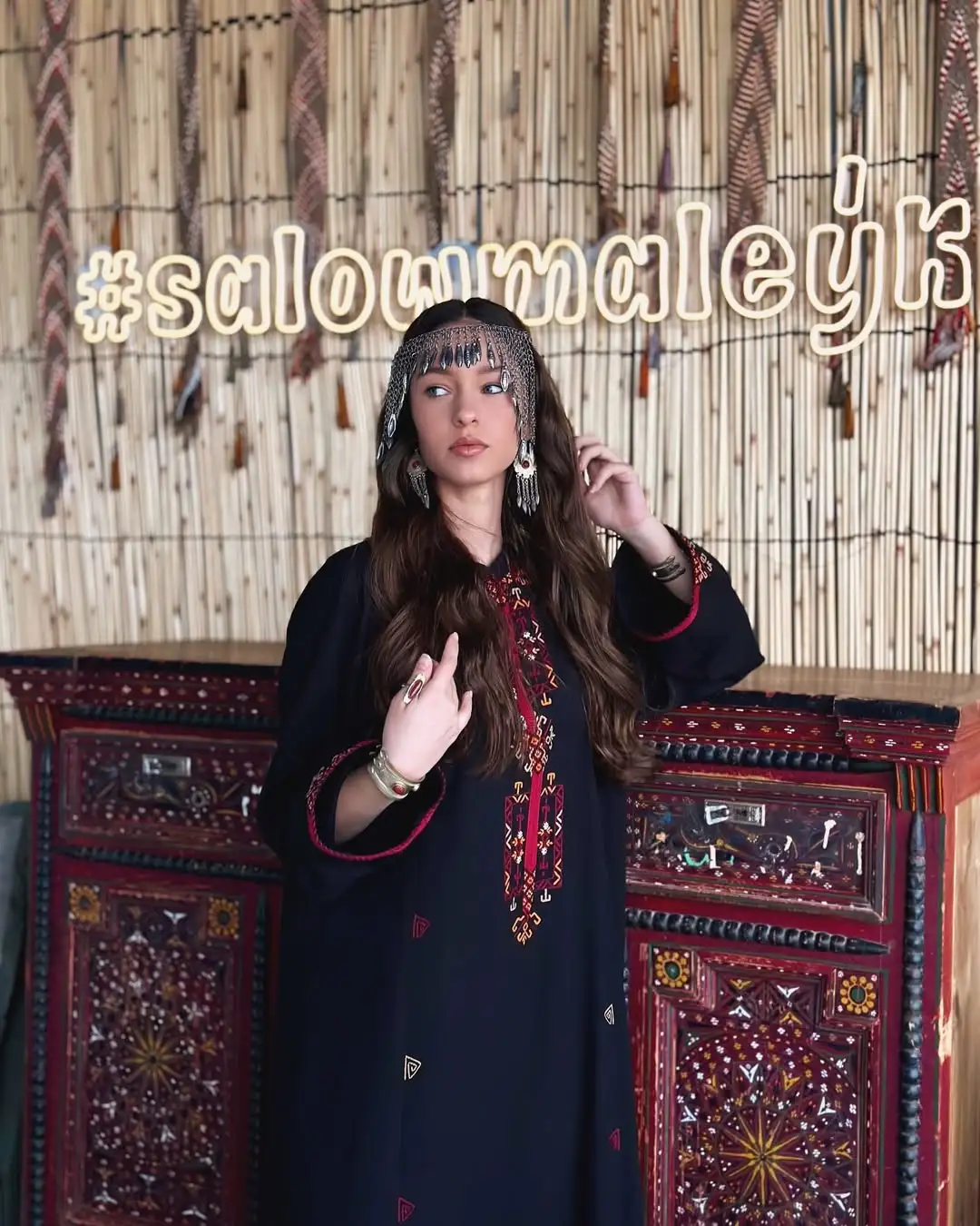 Türkmen fasonlar pombarh fasonlar Fasonlar 2025 fasonlar fason moda modalar Bezen bezen Türkmen fasonlar 2026 Türkmen fasonlar 2025 Türkmen fasonlar 2024 Türkmen fasonlar 2023 turkmenistan türkmenistan turkmen türkmen ashgabat  asgabat aşgabat balkan mary lebap dashoguz dasoguz daşoguz pombarh ponbarhat gulyupek gülýüpek stapel ştapel Gralan Çüýdeşen Abaýa Gadymy Krep Gurultaý 	Keteni Ýüpek Şifon Gipýur Lyon Welwet Atlas Kaşemir Streýç Suzana Ştapel Gülýüpek Pombarh Ýupka Gursakça Aksesuarlar Palto Penjek Okuw eşik Fata Sport eşik Uniforma Nakidka Öýme Şarf kompýuter ýaka ýaglyk Arenda köýnek 2nji el köýnek Taýyn köýnek Matalar Milli lybas milli lybaslar Toý köýnek Toý köýnekler toy koynek toy koynekler gundelik koynekler Gündelik	 
 köýnekler fata koynek Modern taze fason Eskiz koynektm turkmenkoynek türkmenkoynek fason moda moda fasonlar Iş eşik el iş	sada	ýakaly ýakasyz	keşdeli biserli	ýeňli giň nagyşly ýüregi açyk stoýka ýaka ýanly kombinasiýa 	zerli üsti aşak guşakly seçekli gysga ýeňli Lyon Toý köýnek, Gündelik el iş  Gara