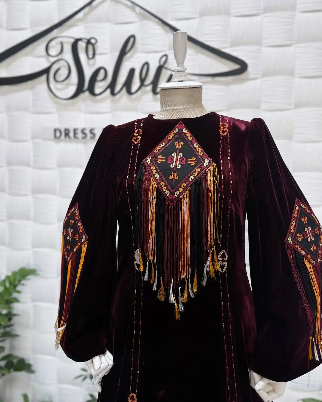 Türkmen fasonlar pombarh fasonlar Fasonlar 2025 fasonlar fason moda modalar Bezen bezen Türkmen fasonlar 2026 Türkmen fasonlar 2025 Türkmen fasonlar 2024 Türkmen fasonlar 2023 turkmenistan türkmenistan turkmen türkmen ashgabat  asgabat aşgabat balkan mary lebap dashoguz dasoguz daşoguz pombarh ponbarhat gulyupek gülýüpek stapel ştapel Gralan Çüýdeşen Abaýa Gadymy Krep Gurultaý 	Keteni Ýüpek Şifon Gipýur Lyon Welwet Atlas Kaşemir Streýç Suzana Ştapel Gülýüpek Pombarh Ýupka Gursakça Aksesuarlar Palto Penjek Okuw eşik Fata Sport eşik Uniforma Nakidka Öýme Şarf kompýuter ýaka ýaglyk Arenda köýnek 2nji el köýnek Taýyn köýnek Matalar Milli lybas milli lybaslar Toý köýnek Toý köýnekler toy koynek toy koynekler gundelik koynekler Gündelik	 
 köýnekler fata koynek Modern taze fason Eskiz koynektm turkmenkoynek türkmenkoynek fason moda moda fasonlar Iş eşik el iş	sada	ýakaly ýakasyz	keşdeli biserli	ýeňli giň nagyşly ýüregi açyk stoýka ýaka ýanly kombinasiýa 	zerli üsti aşak guşakly seçekli gysga ýeňli Panbarhat (Pombarh) Toý köýnek ýakaly, seçekli  Goýy-gyzyl