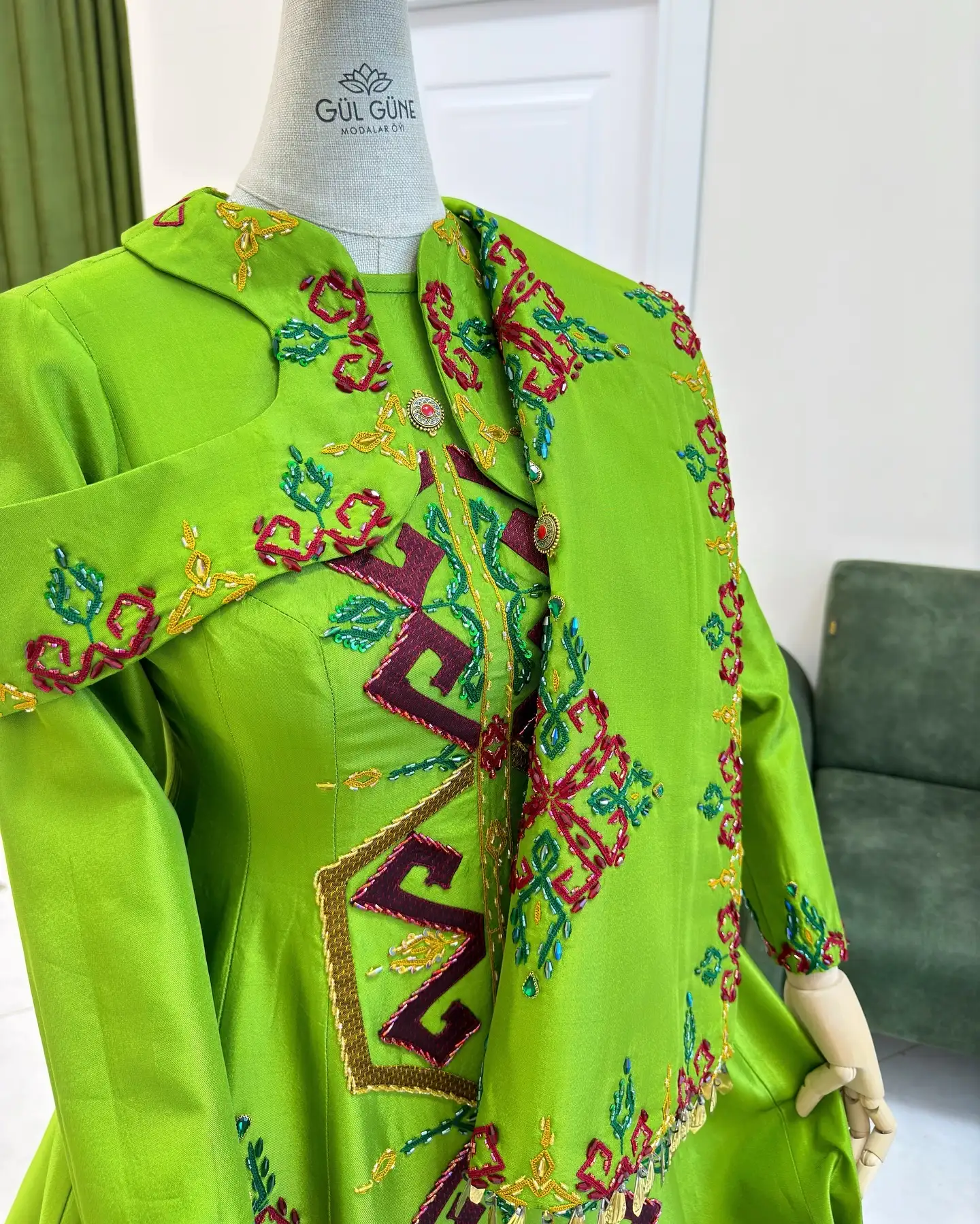 Türkmen fasonlar pombarh fasonlar Fasonlar 2025 fasonlar fason moda modalar Bezen bezen Türkmen fasonlar 2026 Türkmen fasonlar 2025 Türkmen fasonlar 2024 Türkmen fasonlar 2023 turkmenistan türkmenistan turkmen türkmen ashgabat  asgabat aşgabat balkan mary lebap dashoguz dasoguz daşoguz pombarh ponbarhat gulyupek gülýüpek stapel ştapel Gralan Çüýdeşen Abaýa Gadymy Krep Gurultaý 	Keteni Ýüpek Şifon Gipýur Lyon Welwet Atlas Kaşemir Streýç Suzana Ştapel Gülýüpek Pombarh Ýupka Gursakça Aksesuarlar Palto Penjek Okuw eşik Fata Sport eşik Uniforma Nakidka Öýme Şarf kompýuter ýaka ýaglyk Arenda köýnek 2nji el köýnek Taýyn köýnek Matalar Milli lybas milli lybaslar Toý köýnek Toý köýnekler toy koynek toy koynekler gundelik koynekler Gündelik	 
 köýnekler fata koynek Modern taze fason Eskiz koynektm turkmenkoynek türkmenkoynek fason moda moda fasonlar Iş eşik el iş	sada	ýakaly ýakasyz	keşdeli biserli	ýeňli giň nagyşly ýüregi açyk stoýka ýaka ýanly kombinasiýa 	zerli üsti aşak guşakly seçekli gysga ýeňli Keteni, Atlas Toý köýnek el iş, keşdeli, ýakaly, ýeňli, nagyşly 17-25, 26-35 Ýaşyl