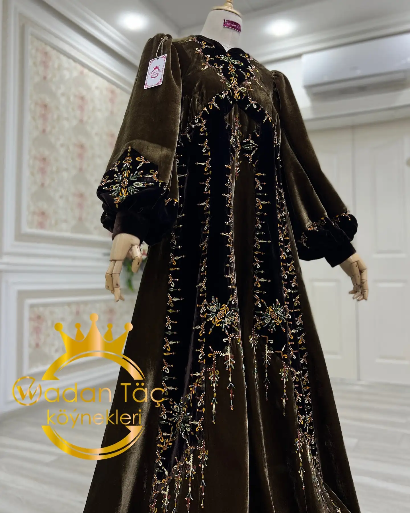 Türkmen fasonlar pombarh fasonlar Fasonlar 2025 fasonlar fason moda modalar Bezen bezen Türkmen fasonlar 2026 Türkmen fasonlar 2025 Türkmen fasonlar 2024 Türkmen fasonlar 2023 turkmenistan türkmenistan turkmen türkmen ashgabat  asgabat aşgabat balkan mary lebap dashoguz dasoguz daşoguz pombarh ponbarhat gulyupek gülýüpek stapel ştapel Gralan Çüýdeşen Abaýa Gadymy Krep Gurultaý 	Keteni Ýüpek Şifon Gipýur Lyon Welwet Atlas Kaşemir Streýç Suzana Ştapel Gülýüpek Pombarh Ýupka Gursakça Aksesuarlar Palto Penjek Okuw eşik Fata Sport eşik Uniforma Nakidka Öýme Şarf kompýuter ýaka ýaglyk Arenda köýnek 2nji el köýnek Taýyn köýnek Matalar Milli lybas milli lybaslar Toý köýnek Toý köýnekler toy koynek toy koynekler gundelik koynekler Gündelik	 
 köýnekler fata koynek Modern taze fason Eskiz koynektm turkmenkoynek türkmenkoynek fason moda moda fasonlar Iş eşik el iş	sada	ýakaly ýakasyz	keşdeli biserli	ýeňli giň nagyşly ýüregi açyk stoýka ýaka ýanly kombinasiýa 	zerli üsti aşak guşakly seçekli gysga ýeňli Panbarhat (Pombarh) Toý köýnek, Gündelik el iş, ýakasyz  Haki