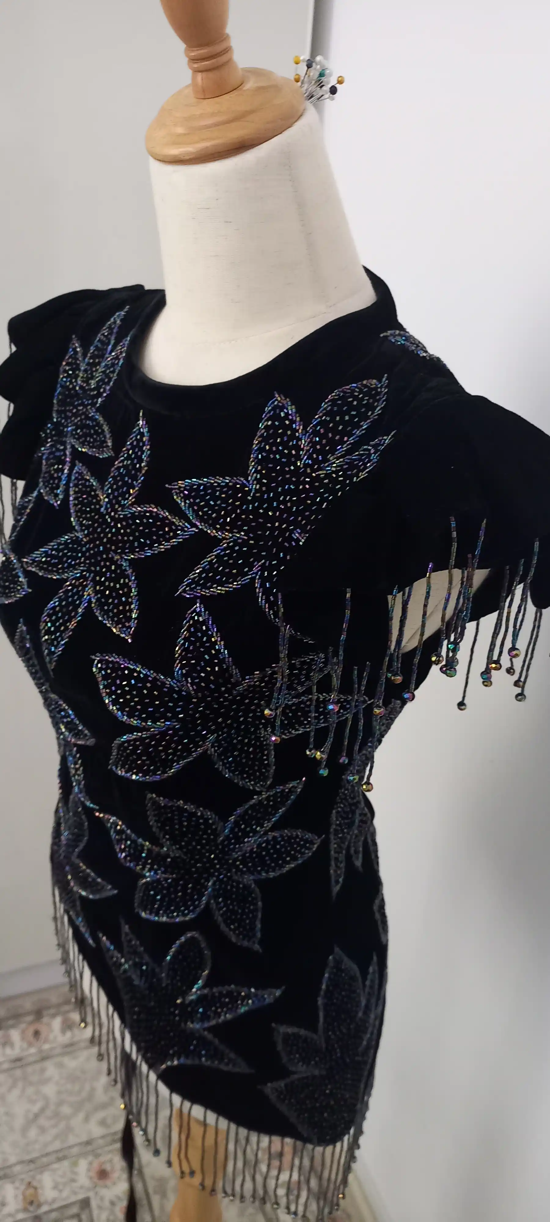 Türkmen fasonlar pombarh fasonlar Fasonlar 2025 fasonlar fason moda modalar Bezen bezen Türkmen fasonlar 2026 Türkmen fasonlar 2025 Türkmen fasonlar 2024 Türkmen fasonlar 2023 turkmenistan türkmenistan turkmen türkmen ashgabat  asgabat aşgabat balkan mary lebap dashoguz dasoguz daşoguz pombarh ponbarhat gulyupek gülýüpek stapel ştapel Gralan Çüýdeşen Abaýa Gadymy Krep Gurultaý 	Keteni Ýüpek Şifon Gipýur Lyon Welwet Atlas Kaşemir Streýç Suzana Ştapel Gülýüpek Pombarh Ýupka Gursakça Aksesuarlar Palto Penjek Okuw eşik Fata Sport eşik Uniforma Nakidka Öýme Şarf kompýuter ýaka ýaglyk Arenda köýnek 2nji el köýnek Taýyn köýnek Matalar Milli lybas milli lybaslar Toý köýnek Toý köýnekler toy koynek toy koynekler gundelik koynekler Gündelik	 
 köýnekler fata koynek Modern taze fason Eskiz koynektm turkmenkoynek türkmenkoynek fason moda moda fasonlar Iş eşik el iş	sada	ýakaly ýakasyz	keşdeli biserli	ýeňli giň nagyşly ýüregi açyk stoýka ýaka ýanly kombinasiýa 	zerli üsti aşak guşakly seçekli gysga ýeňli Panbarhat (Pombarh)  ýakasyz, biserli, gysga ýeňli 17-25, 26-35 Gara yaz, tomus, guyz Nakidka, 2nji el