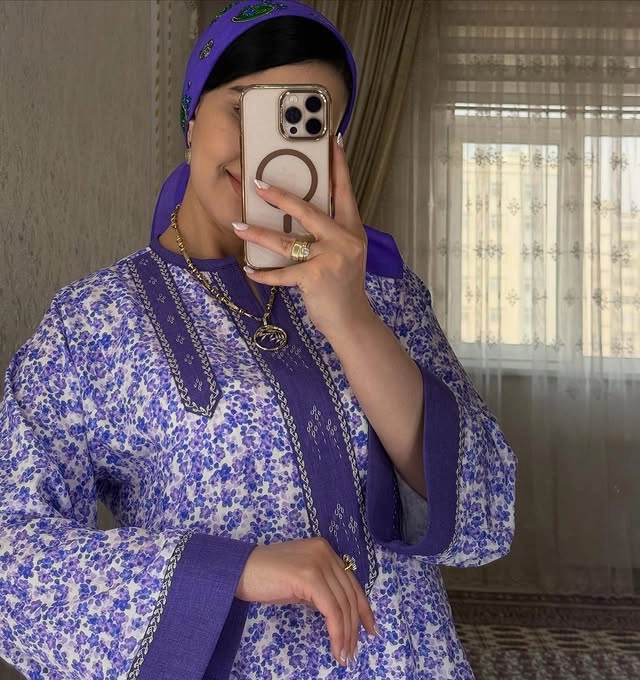 Türkmen fasonlar pombarh fasonlar Fasonlar 2025 fasonlar fason moda modalar Bezen bezen Türkmen fasonlar 2026 Türkmen fasonlar 2025 Türkmen fasonlar 2024 Türkmen fasonlar 2023 turkmenistan türkmenistan turkmen türkmen ashgabat  asgabat aşgabat balkan mary lebap dashoguz dasoguz daşoguz pombarh ponbarhat gulyupek gülýüpek stapel ştapel Gralan Çüýdeşen Abaýa Gadymy Krep Gurultaý 	Keteni Ýüpek Şifon Gipýur Lyon Welwet Atlas Kaşemir Streýç Suzana Ştapel Gülýüpek Pombarh Ýupka Gursakça Aksesuarlar Palto Penjek Okuw eşik Fata Sport eşik Uniforma Nakidka Öýme Şarf kompýuter ýaka ýaglyk Arenda köýnek 2nji el köýnek Taýyn köýnek Matalar Milli lybas milli lybaslar Toý köýnek Toý köýnekler toy koynek toy koynekler gundelik koynekler Gündelik	 
 köýnekler fata koynek Modern taze fason Eskiz koynektm turkmenkoynek türkmenkoynek fason moda moda fasonlar Iş eşik el iş	sada	ýakaly ýakasyz	keşdeli biserli	ýeňli giň nagyşly ýüregi açyk stoýka ýaka ýanly kombinasiýa 	zerli üsti aşak guşakly seçekli gysga ýeňli Ştapel Toý köýnek, Gündelik el iş, keşdeli, ýakaly, ýeňli, giň, nagyşly 12-16, 17-25, 26-35, 35+ Ak, #4B2C75 yaz, tomus Taýyn köýnek