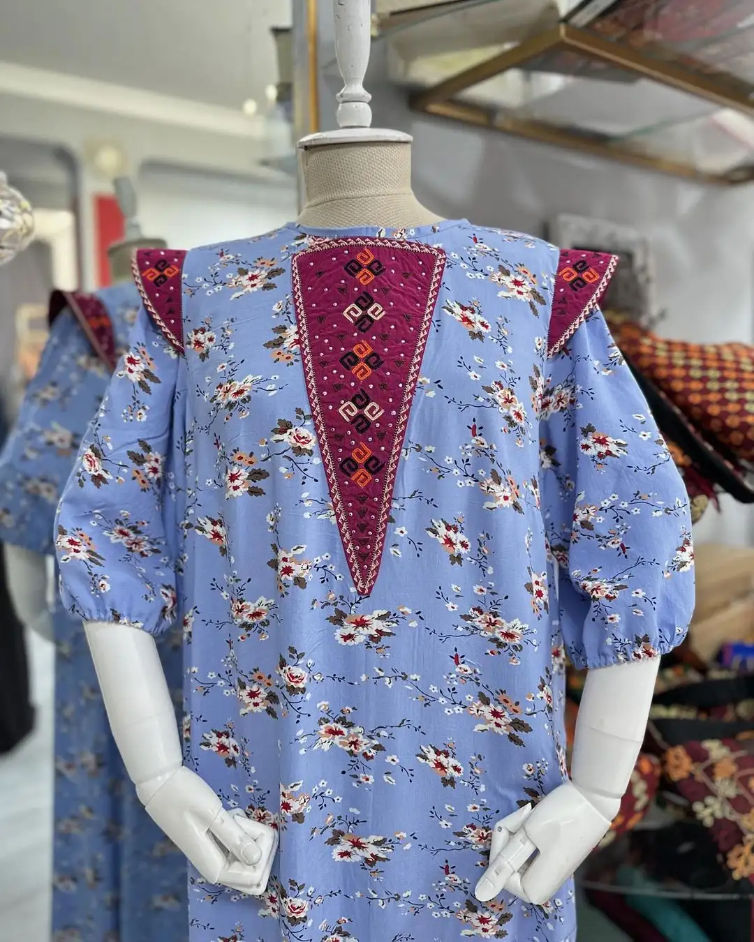 Türkmen fasonlar pombarh fasonlar Fasonlar 2025 fasonlar fason moda modalar Bezen bezen Türkmen fasonlar 2026 Türkmen fasonlar 2025 Türkmen fasonlar 2024 Türkmen fasonlar 2023 turkmenistan türkmenistan turkmen türkmen ashgabat  asgabat aşgabat balkan mary lebap dashoguz dasoguz daşoguz pombarh ponbarhat gulyupek gülýüpek stapel ştapel Gralan Çüýdeşen Abaýa Gadymy Krep Gurultaý 	Keteni Ýüpek Şifon Gipýur Lyon Welwet Atlas Kaşemir Streýç Suzana Ştapel Gülýüpek Pombarh Ýupka Gursakça Aksesuarlar Palto Penjek Okuw eşik Fata Sport eşik Uniforma Nakidka Öýme Şarf kompýuter ýaka ýaglyk Arenda köýnek 2nji el köýnek Taýyn köýnek Matalar Milli lybas milli lybaslar Toý köýnek Toý köýnekler toy koynek toy koynekler gundelik koynekler Gündelik	 
 köýnekler fata koynek Modern taze fason Eskiz koynektm turkmenkoynek türkmenkoynek fason moda moda fasonlar Iş eşik el iş	sada	ýakaly ýakasyz	keşdeli biserli	ýeňli giň nagyşly ýüregi açyk stoýka ýaka ýanly kombinasiýa 	zerli üsti aşak guşakly seçekli gysga ýeňli Ştapel Gündelik sada  Gara, Gök, Ýaşyl, Benewşe, Goýy-gök, Goýy-ýaşyl, Altyn  Taýyn köýnek