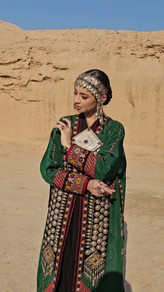 Türkmen fasonlar pombarh fasonlar Fasonlar 2025 fasonlar fason moda modalar Bezen bezen Türkmen fasonlar 2026 Türkmen fasonlar 2025 Türkmen fasonlar 2024 Türkmen fasonlar 2023 turkmenistan türkmenistan turkmen türkmen ashgabat  asgabat aşgabat balkan mary lebap dashoguz dasoguz daşoguz pombarh ponbarhat gulyupek gülýüpek stapel ştapel Gralan Çüýdeşen Abaýa Gadymy Krep Gurultaý 	Keteni Ýüpek Şifon Gipýur Lyon Welwet Atlas Kaşemir Streýç Suzana Ştapel Gülýüpek Pombarh Ýupka Gursakça Aksesuarlar Palto Penjek Okuw eşik Fata Sport eşik Uniforma Nakidka Öýme Şarf kompýuter ýaka ýaglyk Arenda köýnek 2nji el köýnek Taýyn köýnek Matalar Milli lybas milli lybaslar Toý köýnek Toý köýnekler toy koynek toy koynekler gundelik koynekler Gündelik	 
 köýnekler fata koynek Modern taze fason Eskiz koynektm turkmenkoynek türkmenkoynek fason moda moda fasonlar Iş eşik el iş	sada	ýakaly ýakasyz	keşdeli biserli	ýeňli giň nagyşly ýüregi açyk stoýka ýaka ýanly kombinasiýa 	zerli üsti aşak guşakly seçekli gysga ýeňli Toý köýnek, Milli lybas, Gündelik el iş  Ýaşyl