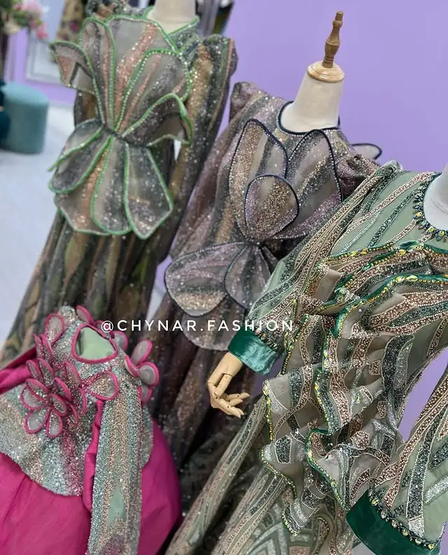 Türkmen fasonlar pombarh fasonlar Fasonlar 2025 fasonlar fason moda modalar Bezen bezen Türkmen fasonlar 2026 Türkmen fasonlar 2025 Türkmen fasonlar 2024 Türkmen fasonlar 2023 turkmenistan türkmenistan turkmen türkmen ashgabat  asgabat aşgabat balkan mary lebap dashoguz dasoguz daşoguz pombarh ponbarhat gulyupek gülýüpek stapel ştapel Gralan Çüýdeşen Abaýa Gadymy Krep Gurultaý 	Keteni Ýüpek Şifon Gipýur Lyon Welwet Atlas Kaşemir Streýç Suzana Ştapel Gülýüpek Pombarh Ýupka Gursakça Aksesuarlar Palto Penjek Okuw eşik Fata Sport eşik Uniforma Nakidka Öýme Şarf kompýuter ýaka ýaglyk Arenda köýnek 2nji el köýnek Taýyn köýnek Matalar Milli lybas milli lybaslar Toý köýnek Toý köýnekler toy koynek toy koynekler gundelik koynekler Gündelik	 
 köýnekler fata koynek Modern taze fason Eskiz koynektm turkmenkoynek türkmenkoynek fason moda moda fasonlar Iş eşik el iş	sada	ýakaly ýakasyz	keşdeli biserli	ýeňli giň nagyşly ýüregi açyk stoýka ýaka ýanly kombinasiýa 	zerli üsti aşak guşakly seçekli gysga ýeňli Şifon, Gipýur Toý köýnek el iş, ýakasyz, ýeňli, giň -12, 17-25, 26-35  yaz, tomus, guyz