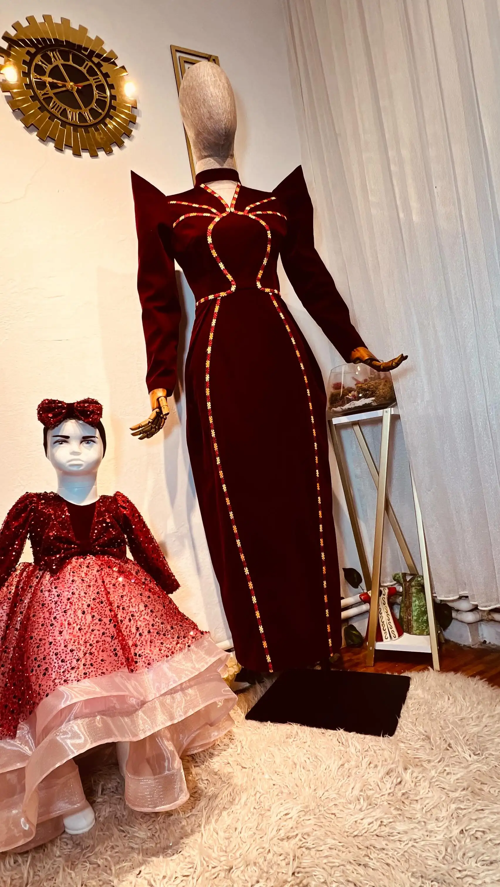 Türkmen fasonlar pombarh fasonlar Fasonlar 2025 fasonlar fason moda modalar Bezen bezen Türkmen fasonlar 2026 Türkmen fasonlar 2025 Türkmen fasonlar 2024 Türkmen fasonlar 2023 turkmenistan türkmenistan turkmen türkmen ashgabat  asgabat aşgabat balkan mary lebap dashoguz dasoguz daşoguz pombarh ponbarhat gulyupek gülýüpek stapel ştapel Gralan Çüýdeşen Abaýa Gadymy Krep Gurultaý 	Keteni Ýüpek Şifon Gipýur Lyon Welwet Atlas Kaşemir Streýç Suzana Ştapel Gülýüpek Pombarh Ýupka Gursakça Aksesuarlar Palto Penjek Okuw eşik Fata Sport eşik Uniforma Nakidka Öýme Şarf kompýuter ýaka ýaglyk Arenda köýnek 2nji el köýnek Taýyn köýnek Matalar Milli lybas milli lybaslar Toý köýnek Toý köýnekler toy koynek toy koynekler gundelik koynekler Gündelik	 
 köýnekler fata koynek Modern taze fason Eskiz koynektm turkmenkoynek türkmenkoynek fason moda moda fasonlar Iş eşik el iş	sada	ýakaly ýakasyz	keşdeli biserli	ýeňli giň nagyşly ýüregi açyk stoýka ýaka ýanly kombinasiýa 	zerli üsti aşak guşakly seçekli gysga ýeňli Toý köýnek, Modern el iş  Goýy-gyzyl