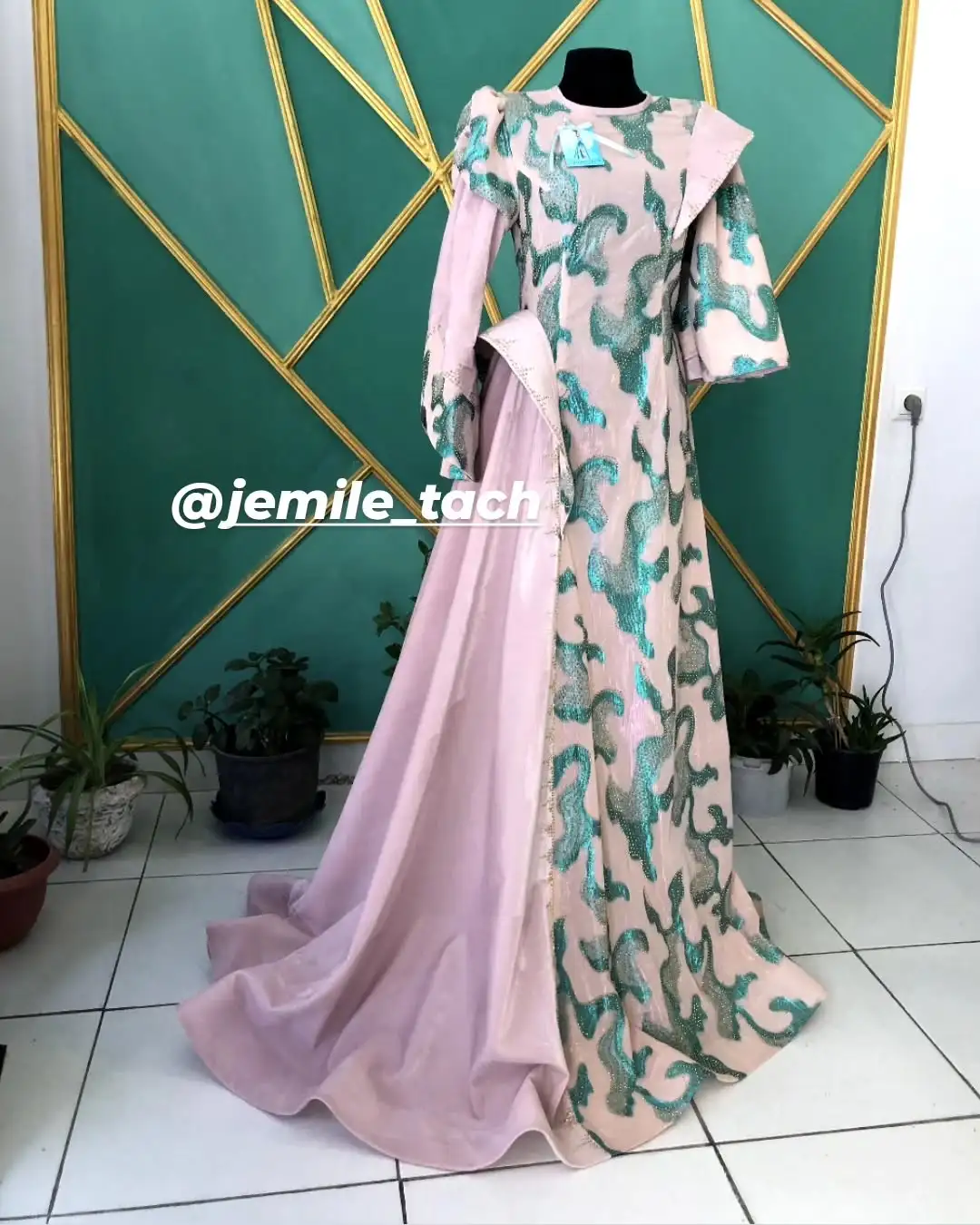 Türkmen fasonlar pombarh fasonlar Fasonlar 2025 fasonlar fason moda modalar Bezen bezen Türkmen fasonlar 2026 Türkmen fasonlar 2025 Türkmen fasonlar 2024 Türkmen fasonlar 2023 turkmenistan türkmenistan turkmen türkmen ashgabat  asgabat aşgabat balkan mary lebap dashoguz dasoguz daşoguz pombarh ponbarhat gulyupek gülýüpek stapel ştapel Gralan Çüýdeşen Abaýa Gadymy Krep Gurultaý 	Keteni Ýüpek Şifon Gipýur Lyon Welwet Atlas Kaşemir Streýç Suzana Ştapel Gülýüpek Pombarh Ýupka Gursakça Aksesuarlar Palto Penjek Okuw eşik Fata Sport eşik Uniforma Nakidka Öýme Şarf kompýuter ýaka ýaglyk Arenda köýnek 2nji el köýnek Taýyn köýnek Matalar Milli lybas milli lybaslar Toý köýnek Toý köýnekler toy koynek toy koynekler gundelik koynekler Gündelik	 
 köýnekler fata koynek Modern taze fason Eskiz koynektm turkmenkoynek türkmenkoynek fason moda moda fasonlar Iş eşik el iş	sada	ýakaly ýakasyz	keşdeli biserli	ýeňli giň nagyşly ýüregi açyk stoýka ýaka ýanly kombinasiýa 	zerli üsti aşak guşakly seçekli gysga ýeňli Şifon Toý köýnek, Modern el iş, ýakasyz, biserli  Ýaşyl, Gülgüne