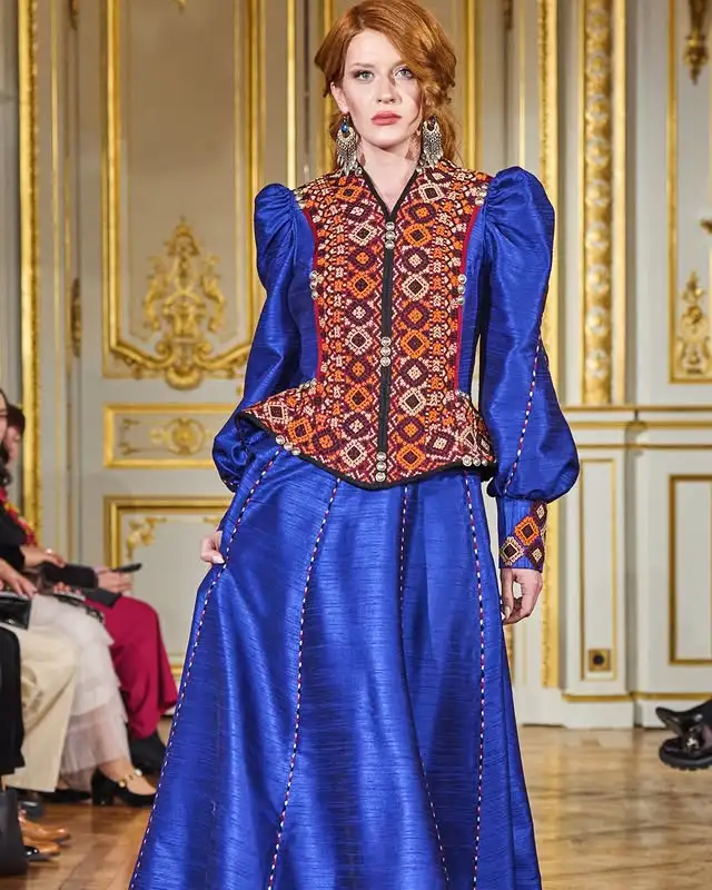 Türkmen fasonlar pombarh fasonlar Fasonlar 2025 fasonlar fason moda modalar Bezen bezen Türkmen fasonlar 2026 Türkmen fasonlar 2025 Türkmen fasonlar 2024 Türkmen fasonlar 2023 turkmenistan türkmenistan turkmen türkmen ashgabat  asgabat aşgabat balkan mary lebap dashoguz dasoguz daşoguz pombarh ponbarhat gulyupek gülýüpek stapel ştapel Gralan Çüýdeşen Abaýa Gadymy Krep Gurultaý 	Keteni Ýüpek Şifon Gipýur Lyon Welwet Atlas Kaşemir Streýç Suzana Ştapel Gülýüpek Pombarh Ýupka Gursakça Aksesuarlar Palto Penjek Okuw eşik Fata Sport eşik Uniforma Nakidka Öýme Şarf kompýuter ýaka ýaglyk Arenda köýnek 2nji el köýnek Taýyn köýnek Matalar Milli lybas milli lybaslar Toý köýnek Toý köýnekler toy koynek toy koynekler gundelik koynekler Gündelik	 
 köýnekler fata koynek Modern taze fason Eskiz koynektm turkmenkoynek türkmenkoynek fason moda moda fasonlar Iş eşik el iş	sada	ýakaly ýakasyz	keşdeli biserli	ýeňli giň nagyşly ýüregi açyk stoýka ýaka ýanly kombinasiýa 	zerli üsti aşak guşakly seçekli gysga ýeňli Ýüpek Modern el iş, keşdeli, ýakasyz, ýanly, ýeňli, giň, nagyşly 26-35 Goýy-gök yaz, guyz