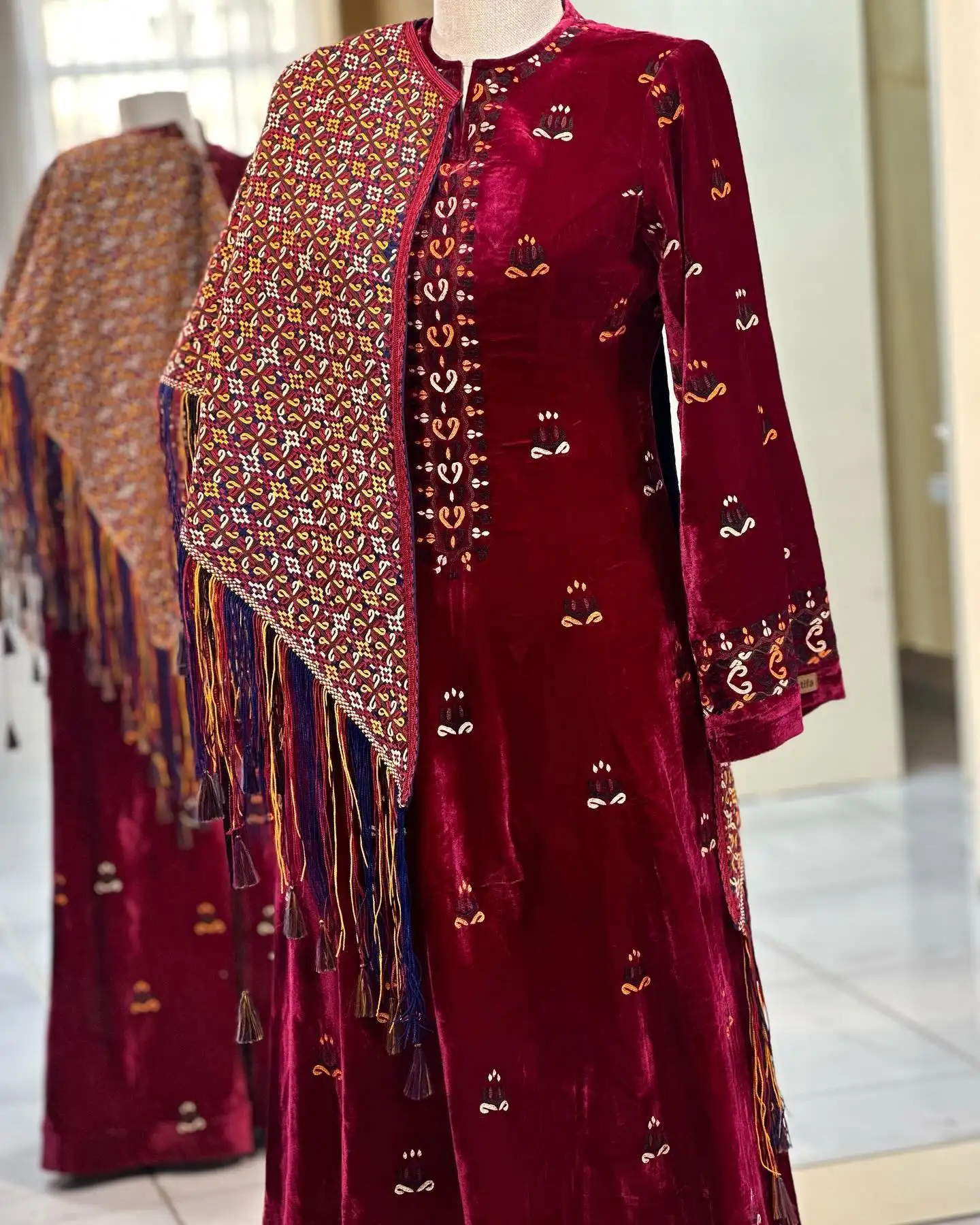 Türkmen fasonlar pombarh fasonlar Fasonlar 2025 fasonlar fason moda modalar Bezen bezen Türkmen fasonlar 2026 Türkmen fasonlar 2025 Türkmen fasonlar 2024 Türkmen fasonlar 2023 turkmenistan türkmenistan turkmen türkmen ashgabat  asgabat aşgabat balkan mary lebap dashoguz dasoguz daşoguz pombarh ponbarhat gulyupek gülýüpek stapel ştapel Gralan Çüýdeşen Abaýa Gadymy Krep Gurultaý 	Keteni Ýüpek Şifon Gipýur Lyon Welwet Atlas Kaşemir Streýç Suzana Ştapel Gülýüpek Pombarh Ýupka Gursakça Aksesuarlar Palto Penjek Okuw eşik Fata Sport eşik Uniforma Nakidka Öýme Şarf kompýuter ýaka ýaglyk Arenda köýnek 2nji el köýnek Taýyn köýnek Matalar Milli lybas milli lybaslar Toý köýnek Toý köýnekler toy koynek toy koynekler gundelik koynekler Gündelik	 
 köýnekler fata koynek Modern taze fason Eskiz koynektm turkmenkoynek türkmenkoynek fason moda moda fasonlar Iş eşik el iş	sada	ýakaly ýakasyz	keşdeli biserli	ýeňli giň nagyşly ýüregi açyk stoýka ýaka ýanly kombinasiýa 	zerli üsti aşak guşakly seçekli gysga ýeňli Panbarhat (Pombarh) Toý köýnek, Milli lybas el iş  Goýy-gyzyl