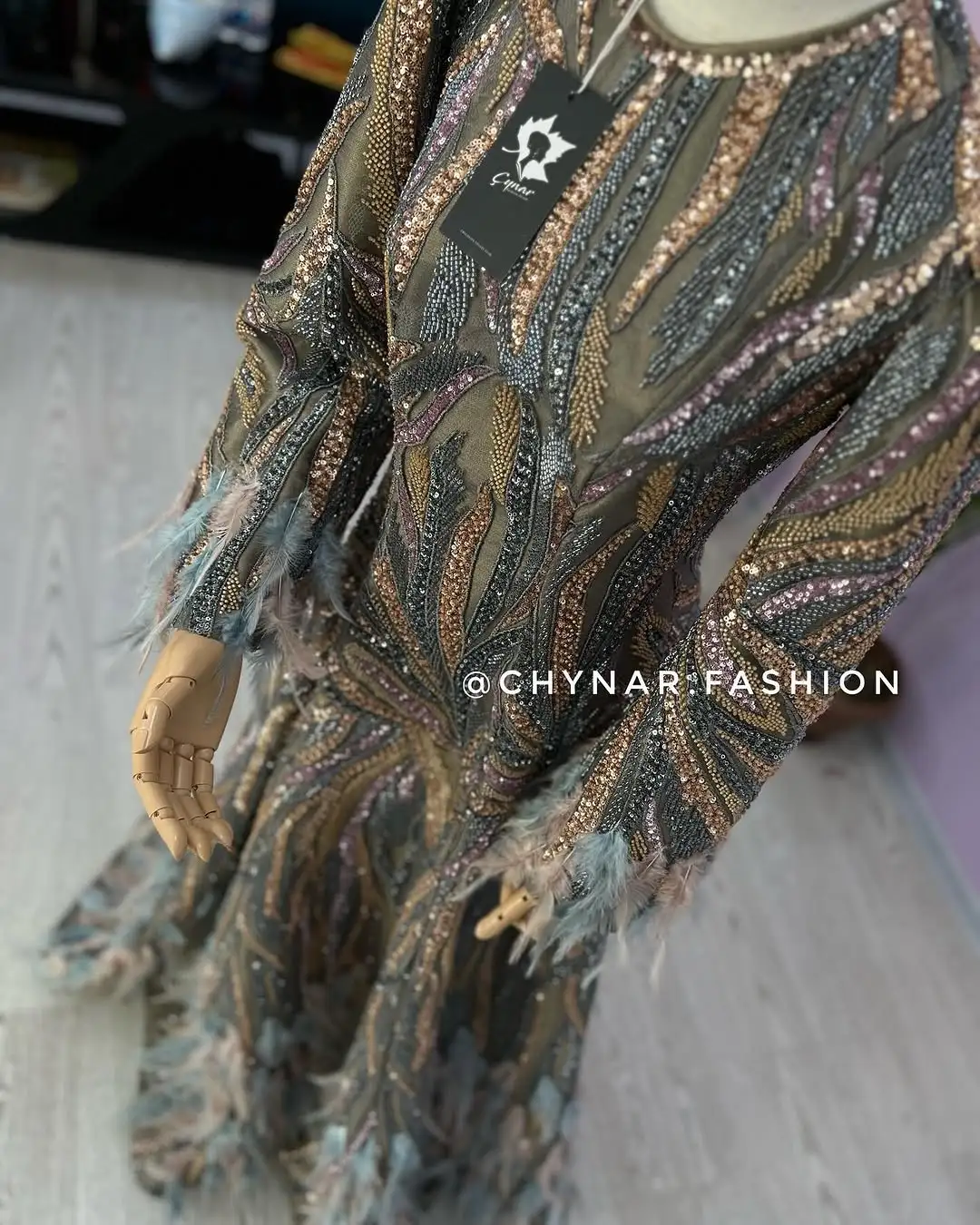 Türkmen fasonlar pombarh fasonlar Fasonlar 2025 fasonlar fason moda modalar Bezen bezen Türkmen fasonlar 2026 Türkmen fasonlar 2025 Türkmen fasonlar 2024 Türkmen fasonlar 2023 turkmenistan türkmenistan turkmen türkmen ashgabat  asgabat aşgabat balkan mary lebap dashoguz dasoguz daşoguz pombarh ponbarhat gulyupek gülýüpek stapel ştapel Gralan Çüýdeşen Abaýa Gadymy Krep Gurultaý 	Keteni Ýüpek Şifon Gipýur Lyon Welwet Atlas Kaşemir Streýç Suzana Ştapel Gülýüpek Pombarh Ýupka Gursakça Aksesuarlar Palto Penjek Okuw eşik Fata Sport eşik Uniforma Nakidka Öýme Şarf kompýuter ýaka ýaglyk Arenda köýnek 2nji el köýnek Taýyn köýnek Matalar Milli lybas milli lybaslar Toý köýnek Toý köýnekler toy koynek toy koynekler gundelik koynekler Gündelik	 
 köýnekler fata koynek Modern taze fason Eskiz koynektm turkmenkoynek türkmenkoynek fason moda moda fasonlar Iş eşik el iş	sada	ýakaly ýakasyz	keşdeli biserli	ýeňli giň nagyşly ýüregi açyk stoýka ýaka ýanly kombinasiýa 	zerli üsti aşak guşakly seçekli gysga ýeňli Gipýur Toý köýnek, Modern ýakasyz, biserli, ýeňli, zerli 17-25, 26-35 Çal