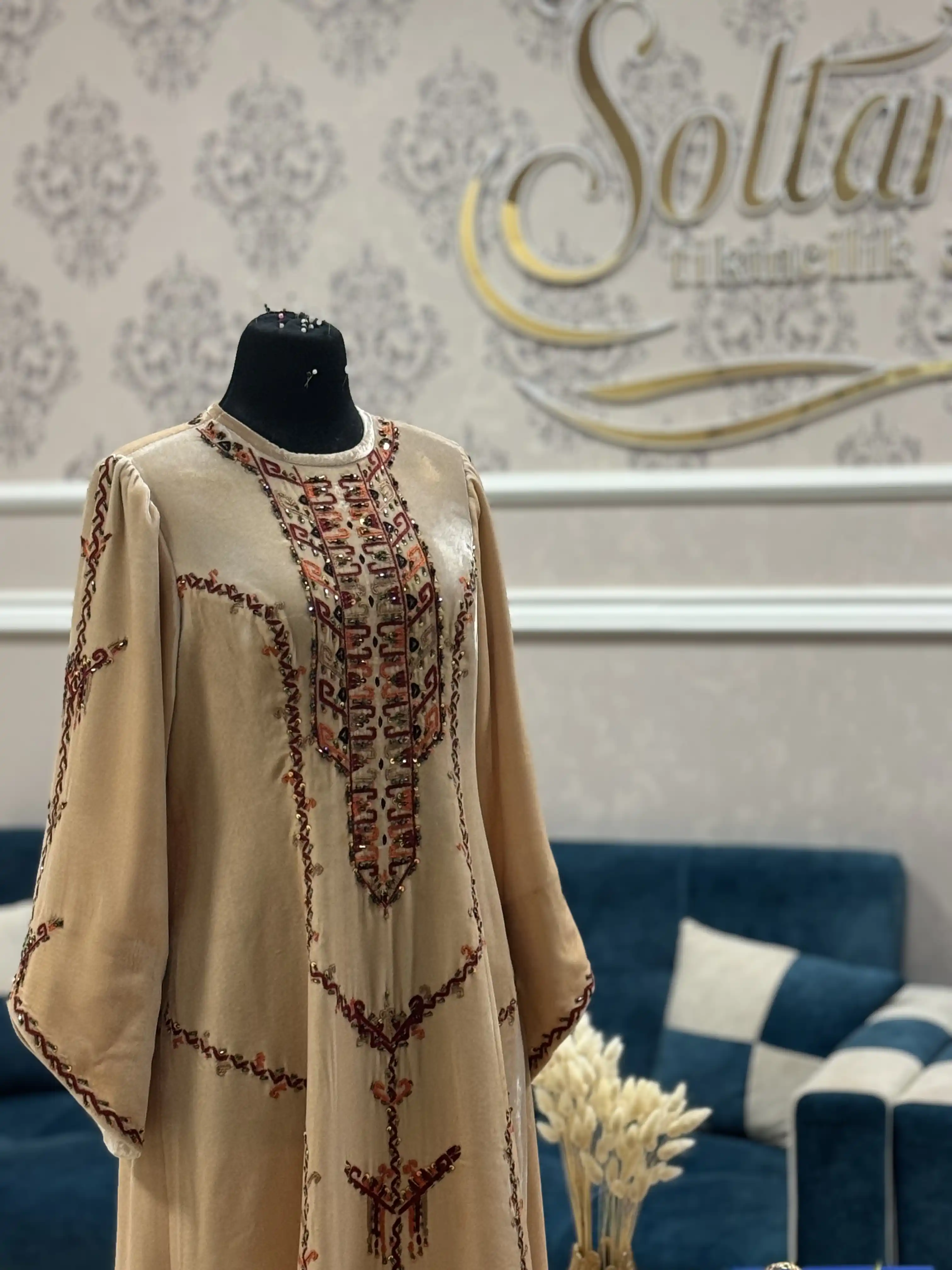 Türkmen fasonlar pombarh fasonlar Fasonlar 2025 fasonlar fason moda modalar Bezen bezen Türkmen fasonlar 2026 Türkmen fasonlar 2025 Türkmen fasonlar 2024 Türkmen fasonlar 2023 turkmenistan türkmenistan turkmen türkmen ashgabat  asgabat aşgabat balkan mary lebap dashoguz dasoguz daşoguz pombarh ponbarhat gulyupek gülýüpek stapel ştapel Gralan Çüýdeşen Abaýa Gadymy Krep Gurultaý 	Keteni Ýüpek Şifon Gipýur Lyon Welwet Atlas Kaşemir Streýç Suzana Ştapel Gülýüpek Pombarh Ýupka Gursakça Aksesuarlar Palto Penjek Okuw eşik Fata Sport eşik Uniforma Nakidka Öýme Şarf kompýuter ýaka ýaglyk Arenda köýnek 2nji el köýnek Taýyn köýnek Matalar Milli lybas milli lybaslar Toý köýnek Toý köýnekler toy koynek toy koynekler gundelik koynekler Gündelik	 
 köýnekler fata koynek Modern taze fason Eskiz koynektm turkmenkoynek türkmenkoynek fason moda moda fasonlar Iş eşik el iş	sada	ýakaly ýakasyz	keşdeli biserli	ýeňli giň nagyşly ýüregi açyk stoýka ýaka ýanly kombinasiýa 	zerli üsti aşak guşakly seçekli gysga ýeňli Panbarhat (Pombarh)    Pudra