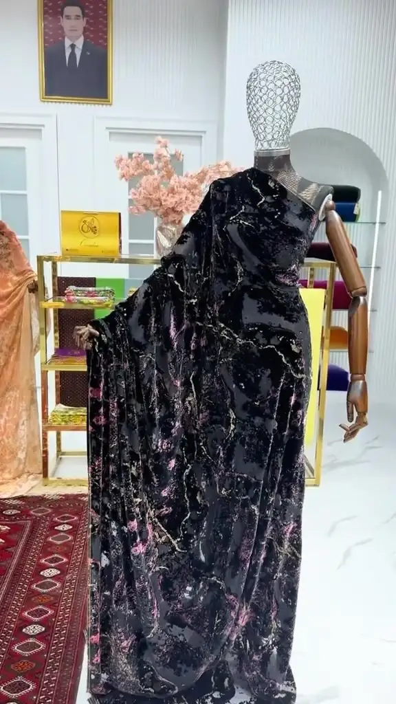 Türkmen fasonlar pombarh fasonlar Fasonlar 2025 fasonlar fason moda modalar Bezen bezen Türkmen fasonlar 2026 Türkmen fasonlar 2025 Türkmen fasonlar 2024 Türkmen fasonlar 2023 turkmenistan türkmenistan turkmen türkmen ashgabat  asgabat aşgabat balkan mary lebap dashoguz dasoguz daşoguz pombarh ponbarhat gulyupek gülýüpek stapel ştapel Gralan Çüýdeşen Abaýa Gadymy Krep Gurultaý 	Keteni Ýüpek Şifon Gipýur Lyon Welwet Atlas Kaşemir Streýç Suzana Ştapel Gülýüpek Pombarh Ýupka Gursakça Aksesuarlar Palto Penjek Okuw eşik Fata Sport eşik Uniforma Nakidka Öýme Şarf kompýuter ýaka ýaglyk Arenda köýnek 2nji el köýnek Taýyn köýnek Matalar Milli lybas milli lybaslar Toý köýnek Toý köýnekler toy koynek toy koynekler gundelik koynekler Gündelik	 
 köýnekler fata koynek Modern taze fason Eskiz koynektm turkmenkoynek türkmenkoynek fason moda moda fasonlar Iş eşik el iş	sada	ýakaly ýakasyz	keşdeli biserli	ýeňli giň nagyşly ýüregi açyk stoýka ýaka ýanly kombinasiýa 	zerli üsti aşak guşakly seçekli gysga ýeňli Ýüpek    Gara  Matalar