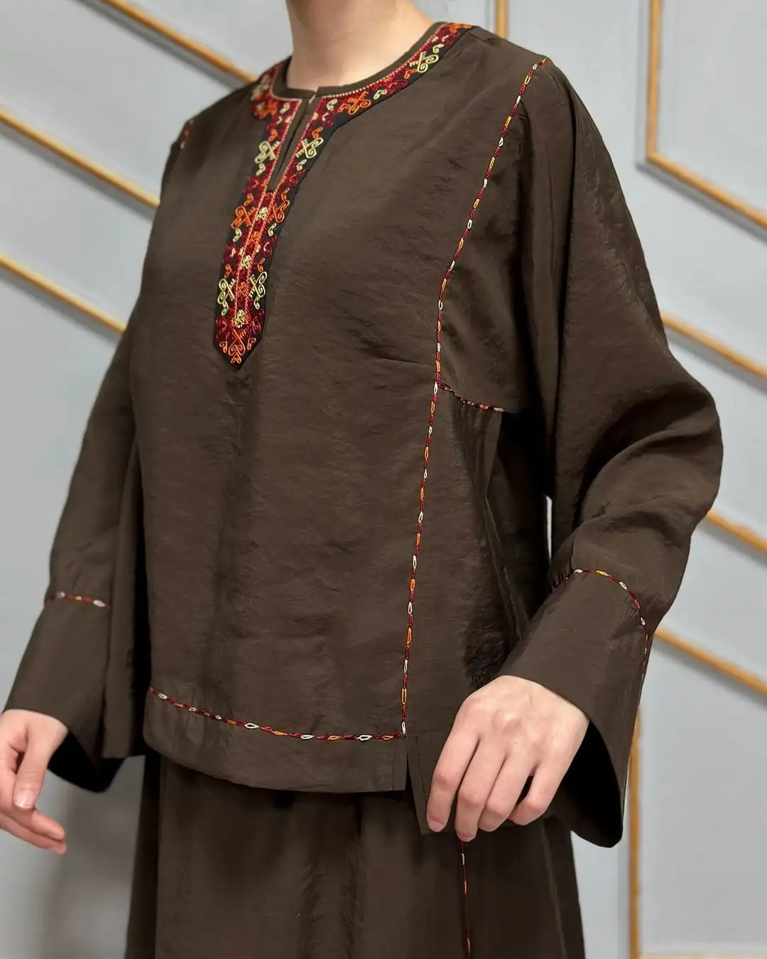 Türkmen fasonlar pombarh fasonlar Fasonlar 2025 fasonlar fason moda modalar Bezen bezen Türkmen fasonlar 2026 Türkmen fasonlar 2025 Türkmen fasonlar 2024 Türkmen fasonlar 2023 turkmenistan türkmenistan turkmen türkmen ashgabat  asgabat aşgabat balkan mary lebap dashoguz dasoguz daşoguz pombarh ponbarhat gulyupek gülýüpek stapel ştapel Gralan Çüýdeşen Abaýa Gadymy Krep Gurultaý 	Keteni Ýüpek Şifon Gipýur Lyon Welwet Atlas Kaşemir Streýç Suzana Ştapel Gülýüpek Pombarh Ýupka Gursakça Aksesuarlar Palto Penjek Okuw eşik Fata Sport eşik Uniforma Nakidka Öýme Şarf kompýuter ýaka ýaglyk Arenda köýnek 2nji el köýnek Taýyn köýnek Matalar Milli lybas milli lybaslar Toý köýnek Toý köýnekler toy koynek toy koynekler gundelik koynekler Gündelik	 
 köýnekler fata koynek Modern taze fason Eskiz koynektm turkmenkoynek türkmenkoynek fason moda moda fasonlar Iş eşik el iş	sada	ýakaly ýakasyz	keşdeli biserli	ýeňli giň nagyşly ýüregi açyk stoýka ýaka ýanly kombinasiýa 	zerli üsti aşak guşakly seçekli gysga ýeňli Gündelik sada  Ak, Çal, Gülgüne, Benewşe, Mämişi, Goýy-gök  Taýyn köýnek