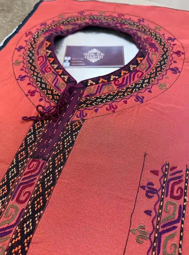 Türkmen fasonlar pombarh fasonlar Fasonlar 2025 fasonlar fason moda modalar Bezen bezen Türkmen fasonlar 2026 Türkmen fasonlar 2025 Türkmen fasonlar 2024 Türkmen fasonlar 2023 turkmenistan türkmenistan turkmen türkmen ashgabat  asgabat aşgabat balkan mary lebap dashoguz dasoguz daşoguz pombarh ponbarhat gulyupek gülýüpek stapel ştapel Gralan Çüýdeşen Abaýa Gadymy Krep Gurultaý 	Keteni Ýüpek Şifon Gipýur Lyon Welwet Atlas Kaşemir Streýç Suzana Ştapel Gülýüpek Pombarh Ýupka Gursakça Aksesuarlar Palto Penjek Okuw eşik Fata Sport eşik Uniforma Nakidka Öýme Şarf kompýuter ýaka ýaglyk Arenda köýnek 2nji el köýnek Taýyn köýnek Matalar Milli lybas milli lybaslar Toý köýnek Toý köýnekler toy koynek toy koynekler gundelik koynekler Gündelik	 
 köýnekler fata koynek Modern taze fason Eskiz koynektm turkmenkoynek türkmenkoynek fason moda moda fasonlar Iş eşik el iş	sada	ýakaly ýakasyz	keşdeli biserli	ýeňli giň nagyşly ýüregi açyk stoýka ýaka ýanly kombinasiýa 	zerli üsti aşak guşakly seçekli gysga ýeňli el iş, keşdeli, el ýaka, gaýma 12-16, 17-25, 26-35, 35+  yaz, tomus, guyz, gysh