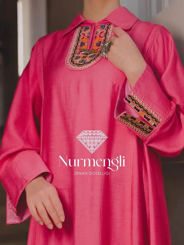 Türkmen fasonlar pombarh fasonlar Fasonlar 2025 fasonlar fason moda modalar Bezen bezen Türkmen fasonlar 2026 Türkmen fasonlar 2025 Türkmen fasonlar 2024 Türkmen fasonlar 2023 turkmenistan türkmenistan turkmen türkmen ashgabat  asgabat aşgabat balkan mary lebap dashoguz dasoguz daşoguz pombarh ponbarhat gulyupek gülýüpek stapel ştapel Gralan Çüýdeşen Abaýa Gadymy Krep Gurultaý 	Keteni Ýüpek Şifon Gipýur Lyon Welwet Atlas Kaşemir Streýç Suzana Ştapel Gülýüpek Pombarh Ýupka Gursakça Aksesuarlar Palto Penjek Okuw eşik Fata Sport eşik Uniforma Nakidka Öýme Şarf kompýuter ýaka ýaglyk Arenda köýnek 2nji el köýnek Taýyn köýnek Matalar Milli lybas milli lybaslar Toý köýnek Toý köýnekler toy koynek toy koynekler gundelik koynekler Gündelik	 
 köýnekler fata koynek Modern taze fason Eskiz koynektm turkmenkoynek türkmenkoynek fason moda moda fasonlar Iş eşik el iş	sada	ýakaly ýakasyz	keşdeli biserli	ýeňli giň nagyşly ýüregi açyk stoýka ýaka ýanly kombinasiýa 	zerli üsti aşak guşakly seçekli gysga ýeňli 