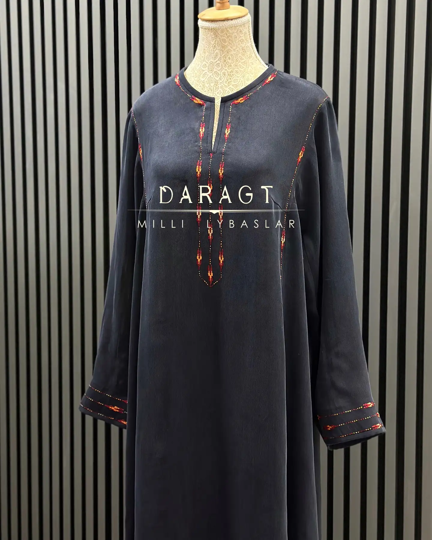 Türkmen fasonlar pombarh fasonlar Fasonlar 2025 fasonlar fason moda modalar Bezen bezen Türkmen fasonlar 2026 Türkmen fasonlar 2025 Türkmen fasonlar 2024 Türkmen fasonlar 2023 turkmenistan türkmenistan turkmen türkmen ashgabat  asgabat aşgabat balkan mary lebap dashoguz dasoguz daşoguz pombarh ponbarhat gulyupek gülýüpek stapel ştapel Gralan Çüýdeşen Abaýa Gadymy Krep Gurultaý 	Keteni Ýüpek Şifon Gipýur Lyon Welwet Atlas Kaşemir Streýç Suzana Ştapel Gülýüpek Pombarh Ýupka Gursakça Aksesuarlar Palto Penjek Okuw eşik Fata Sport eşik Uniforma Nakidka Öýme Şarf kompýuter ýaka ýaglyk Arenda köýnek 2nji el köýnek Taýyn köýnek Matalar Milli lybas milli lybaslar Toý köýnek Toý köýnekler toy koynek toy koynekler gundelik koynekler Gündelik	 
 köýnekler fata koynek Modern taze fason Eskiz koynektm turkmenkoynek türkmenkoynek fason moda moda fasonlar Iş eşik el iş	sada	ýakaly ýakasyz	keşdeli biserli	ýeňli giň nagyşly ýüregi açyk stoýka ýaka ýanly kombinasiýa 	zerli üsti aşak guşakly seçekli gysga ýeňli Gülýüpek Toý köýnek, Gündelik el iş, keşdeli, ýakaly, ýeňli, giň 26-35, 35+ Çal, Goýy-çal