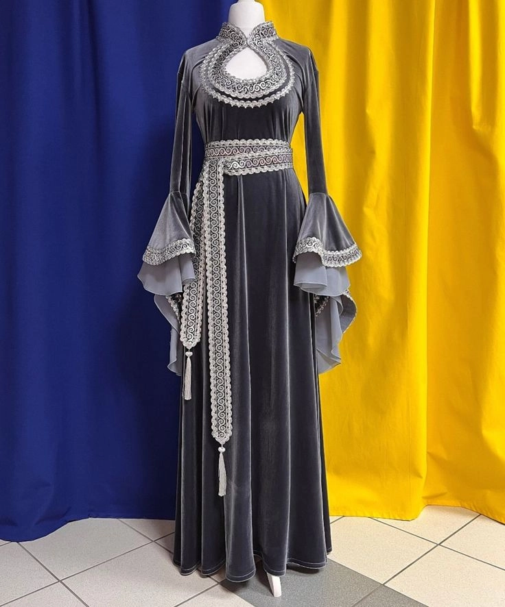 Türkmen fasonlar pombarh fasonlar Fasonlar 2025 fasonlar fason moda modalar Bezen bezen Türkmen fasonlar 2026 Türkmen fasonlar 2025 Türkmen fasonlar 2024 Türkmen fasonlar 2023 turkmenistan türkmenistan turkmen türkmen ashgabat  asgabat aşgabat balkan mary lebap dashoguz dasoguz daşoguz pombarh ponbarhat gulyupek gülýüpek stapel ştapel Gralan Çüýdeşen Abaýa Gadymy Krep Gurultaý 	Keteni Ýüpek Şifon Gipýur Lyon Welwet Atlas Kaşemir Streýç Suzana Ştapel Gülýüpek Pombarh Ýupka Gursakça Aksesuarlar Palto Penjek Okuw eşik Fata Sport eşik Uniforma Nakidka Öýme Şarf kompýuter ýaka ýaglyk Arenda köýnek 2nji el köýnek Taýyn köýnek Matalar Milli lybas milli lybaslar Toý köýnek Toý köýnekler toy koynek toy koynekler gundelik koynekler Gündelik	 
 köýnekler fata koynek Modern taze fason Eskiz koynektm turkmenkoynek türkmenkoynek fason moda moda fasonlar Iş eşik el iş	sada	ýakaly ýakasyz	keşdeli biserli	ýeňli giň nagyşly ýüregi açyk stoýka ýaka ýanly kombinasiýa 	zerli üsti aşak guşakly seçekli gysga ýeňli 