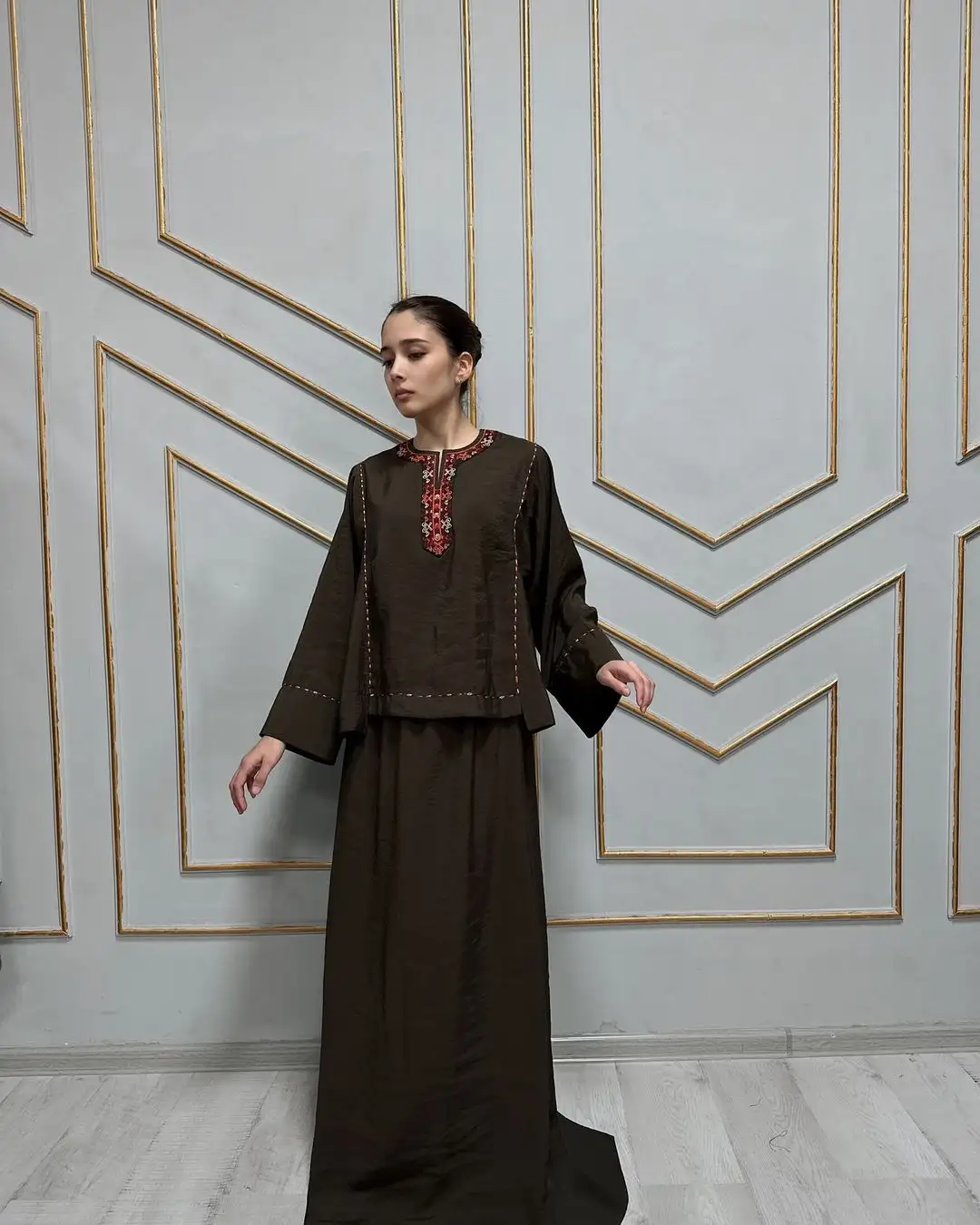 Türkmen fasonlar pombarh fasonlar Fasonlar 2025 fasonlar fason moda modalar Bezen bezen Türkmen fasonlar 2026 Türkmen fasonlar 2025 Türkmen fasonlar 2024 Türkmen fasonlar 2023 turkmenistan türkmenistan turkmen türkmen ashgabat  asgabat aşgabat balkan mary lebap dashoguz dasoguz daşoguz pombarh ponbarhat gulyupek gülýüpek stapel ştapel Gralan Çüýdeşen Abaýa Gadymy Krep Gurultaý 	Keteni Ýüpek Şifon Gipýur Lyon Welwet Atlas Kaşemir Streýç Suzana Ştapel Gülýüpek Pombarh Ýupka Gursakça Aksesuarlar Palto Penjek Okuw eşik Fata Sport eşik Uniforma Nakidka Öýme Şarf kompýuter ýaka ýaglyk Arenda köýnek 2nji el köýnek Taýyn köýnek Matalar Milli lybas milli lybaslar Toý köýnek Toý köýnekler toy koynek toy koynekler gundelik koynekler Gündelik	 
 köýnekler fata koynek Modern taze fason Eskiz koynektm turkmenkoynek türkmenkoynek fason moda moda fasonlar Iş eşik el iş	sada	ýakaly ýakasyz	keşdeli biserli	ýeňli giň nagyşly ýüregi açyk stoýka ýaka ýanly kombinasiýa 	zerli üsti aşak guşakly seçekli gysga ýeňli Gündelik sada  Ak, Çal, Gülgüne, Benewşe, Mämişi, Goýy-gök  Taýyn köýnek