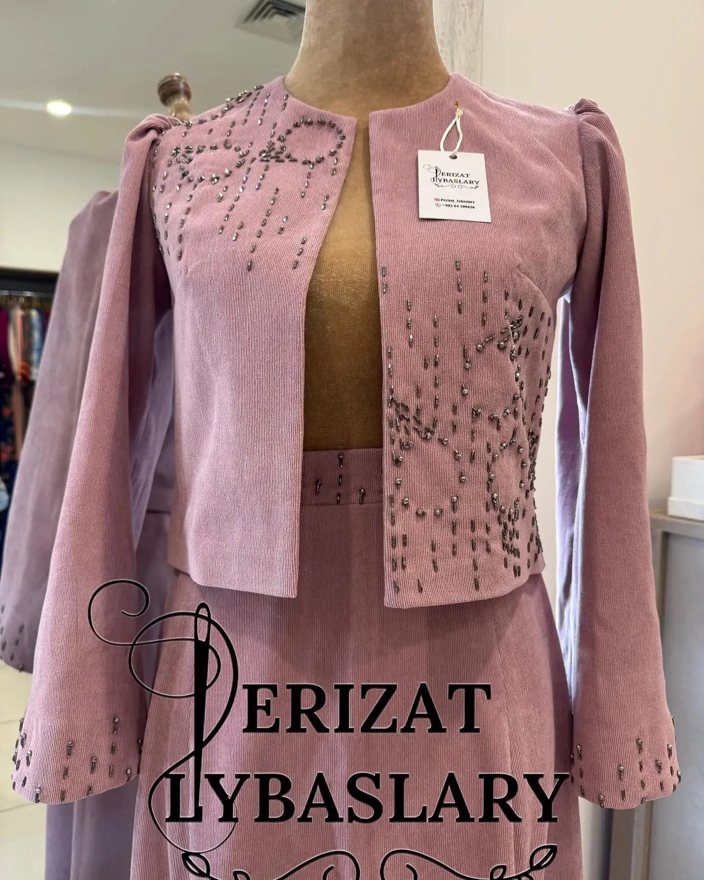 Türkmen fasonlar pombarh fasonlar Fasonlar 2025 fasonlar fason moda modalar Bezen bezen Türkmen fasonlar 2026 Türkmen fasonlar 2025 Türkmen fasonlar 2024 Türkmen fasonlar 2023 turkmenistan türkmenistan turkmen türkmen ashgabat  asgabat aşgabat balkan mary lebap dashoguz dasoguz daşoguz pombarh ponbarhat gulyupek gülýüpek stapel ştapel Gralan Çüýdeşen Abaýa Gadymy Krep Gurultaý 	Keteni Ýüpek Şifon Gipýur Lyon Welwet Atlas Kaşemir Streýç Suzana Ştapel Gülýüpek Pombarh Ýupka Gursakça Aksesuarlar Palto Penjek Okuw eşik Fata Sport eşik Uniforma Nakidka Öýme Şarf kompýuter ýaka ýaglyk Arenda köýnek 2nji el köýnek Taýyn köýnek Matalar Milli lybas milli lybaslar Toý köýnek Toý köýnekler toy koynek toy koynekler gundelik koynekler Gündelik	 
 köýnekler fata koynek Modern taze fason Eskiz koynektm turkmenkoynek türkmenkoynek fason moda moda fasonlar Iş eşik el iş	sada	ýakaly ýakasyz	keşdeli biserli	ýeňli giň nagyşly ýüregi açyk stoýka ýaka ýanly kombinasiýa 	zerli üsti aşak guşakly seçekli gysga ýeňli Welwet Gündelik üsti aşak  Gülgüne