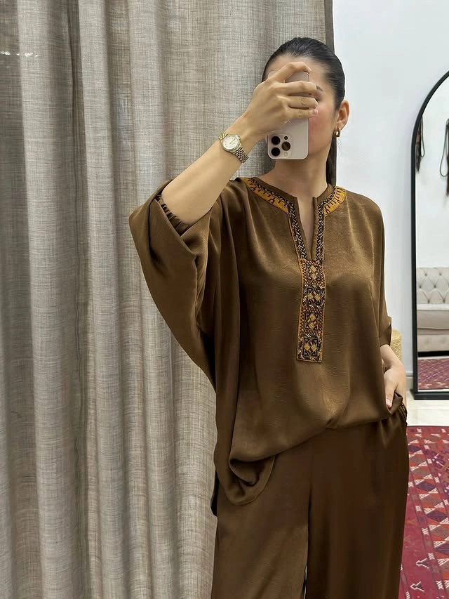 Türkmen fasonlar pombarh fasonlar Fasonlar 2025 fasonlar fason moda modalar Bezen bezen Türkmen fasonlar 2026 Türkmen fasonlar 2025 Türkmen fasonlar 2024 Türkmen fasonlar 2023 turkmenistan türkmenistan turkmen türkmen ashgabat  asgabat aşgabat balkan mary lebap dashoguz dasoguz daşoguz pombarh ponbarhat gulyupek gülýüpek stapel ştapel Gralan Çüýdeşen Abaýa Gadymy Krep Gurultaý 	Keteni Ýüpek Şifon Gipýur Lyon Welwet Atlas Kaşemir Streýç Suzana Ştapel Gülýüpek Pombarh Ýupka Gursakça Aksesuarlar Palto Penjek Okuw eşik Fata Sport eşik Uniforma Nakidka Öýme Şarf kompýuter ýaka ýaglyk Arenda köýnek 2nji el köýnek Taýyn köýnek Matalar Milli lybas milli lybaslar Toý köýnek Toý köýnekler toy koynek toy koynekler gundelik koynekler Gündelik	 
 köýnekler fata koynek Modern taze fason Eskiz koynektm turkmenkoynek türkmenkoynek fason moda moda fasonlar Iş eşik el iş	sada	ýakaly ýakasyz	keşdeli biserli	ýeňli giň nagyşly ýüregi açyk stoýka ýaka ýanly kombinasiýa 	zerli üsti aşak guşakly seçekli gysga ýeňli Modern ýakaly, gysga ýeňli, giň, üsti aşak 17-25, 26-35 Goýy-goňur yaz, tomus, guyz