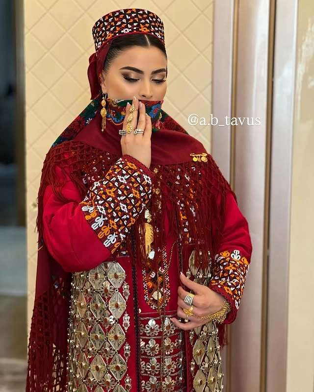 Türkmen fasonlar pombarh fasonlar Fasonlar 2025 fasonlar fason moda modalar Bezen bezen Türkmen fasonlar 2026 Türkmen fasonlar 2025 Türkmen fasonlar 2024 Türkmen fasonlar 2023 turkmenistan türkmenistan turkmen türkmen ashgabat  asgabat aşgabat balkan mary lebap dashoguz dasoguz daşoguz pombarh ponbarhat gulyupek gülýüpek stapel ştapel Gralan Çüýdeşen Abaýa Gadymy Krep Gurultaý 	Keteni Ýüpek Şifon Gipýur Lyon Welwet Atlas Kaşemir Streýç Suzana Ştapel Gülýüpek Pombarh Ýupka Gursakça Aksesuarlar Palto Penjek Okuw eşik Fata Sport eşik Uniforma Nakidka Öýme Şarf kompýuter ýaka ýaglyk Arenda köýnek 2nji el köýnek Taýyn köýnek Matalar Milli lybas milli lybaslar Toý köýnek Toý köýnekler toy koynek toy koynekler gundelik koynekler Gündelik	 
 köýnekler fata koynek Modern taze fason Eskiz koynektm turkmenkoynek türkmenkoynek fason moda moda fasonlar Iş eşik el iş	sada	ýakaly ýakasyz	keşdeli biserli	ýeňli giň nagyşly ýüregi açyk stoýka ýaka ýanly kombinasiýa 	zerli üsti aşak guşakly seçekli gysga ýeňli Keteni, Gadymy Milli lybas el iş, keşdeli, ýakaly, ýeňli, giň, nagyşly 17-25, 26-35 Gyzyl yaz, tomus, guyz