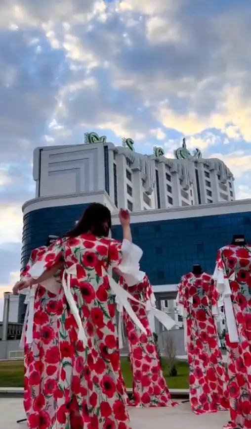 Türkmen fasonlar pombarh fasonlar Fasonlar 2025 fasonlar fason moda modalar Bezen bezen Türkmen fasonlar 2026 Türkmen fasonlar 2025 Türkmen fasonlar 2024 Türkmen fasonlar 2023 turkmenistan türkmenistan turkmen türkmen ashgabat  asgabat aşgabat balkan mary lebap dashoguz dasoguz daşoguz pombarh ponbarhat gulyupek gülýüpek stapel ştapel Gralan Çüýdeşen Abaýa Gadymy Krep Gurultaý 	Keteni Ýüpek Şifon Gipýur Lyon Welwet Atlas Kaşemir Streýç Suzana Ştapel Gülýüpek Pombarh Ýupka Gursakça Aksesuarlar Palto Penjek Okuw eşik Fata Sport eşik Uniforma Nakidka Öýme Şarf kompýuter ýaka ýaglyk Arenda köýnek 2nji el köýnek Taýyn köýnek Matalar Milli lybas milli lybaslar Toý köýnek Toý köýnekler toy koynek toy koynekler gundelik koynekler Gündelik	 
 köýnekler fata koynek Modern taze fason Eskiz koynektm turkmenkoynek türkmenkoynek fason moda moda fasonlar Iş eşik el iş	sada	ýakaly ýakasyz	keşdeli biserli	ýeňli giň nagyşly ýüregi açyk stoýka ýaka ýanly kombinasiýa 	zerli üsti aşak guşakly seçekli gysga ýeňli Şifon Gündelik sada  Bežewyý, Goýy-gyzyl, Gyzyl